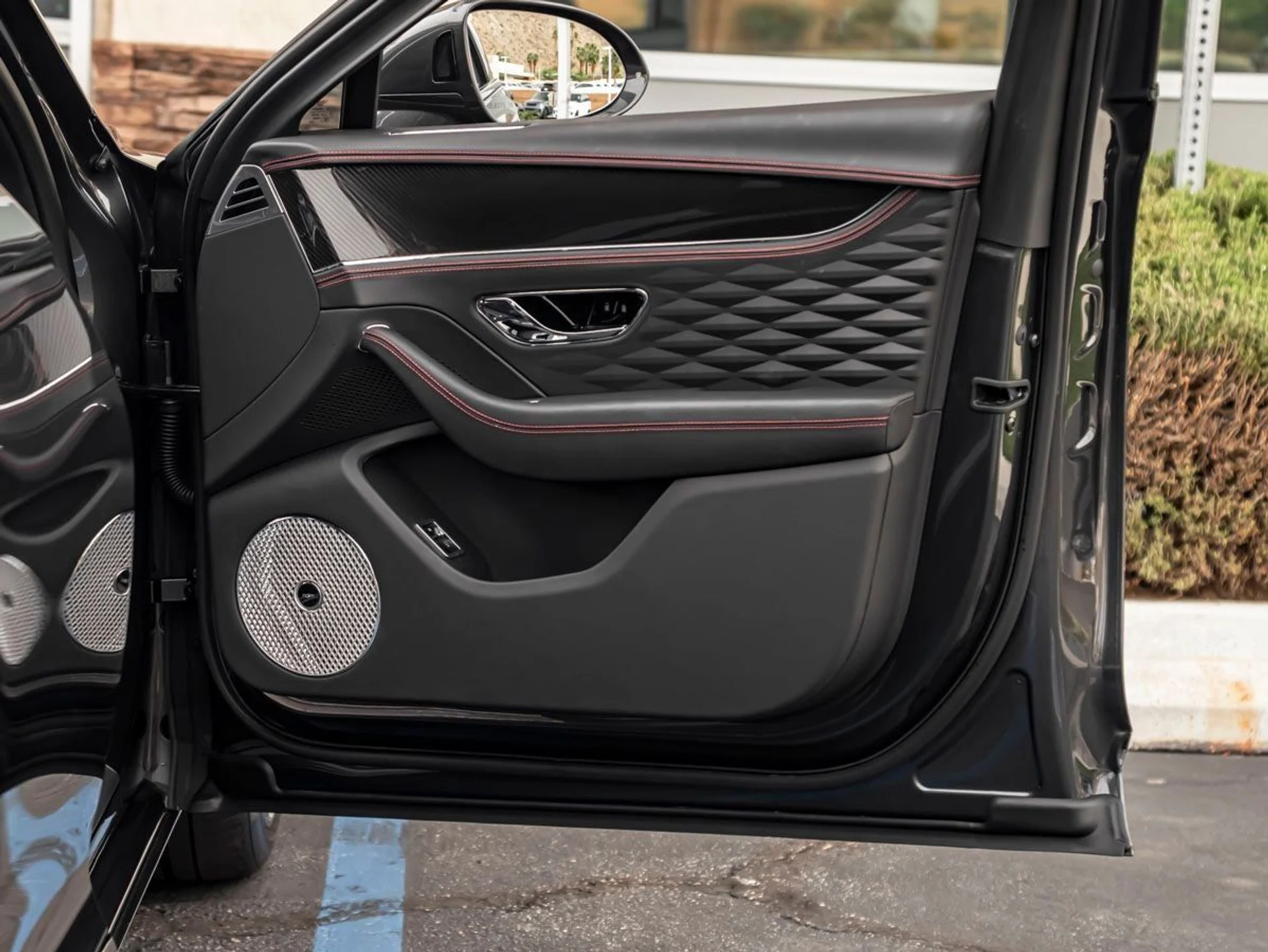 mph031_573589697_32_634ac8ab87