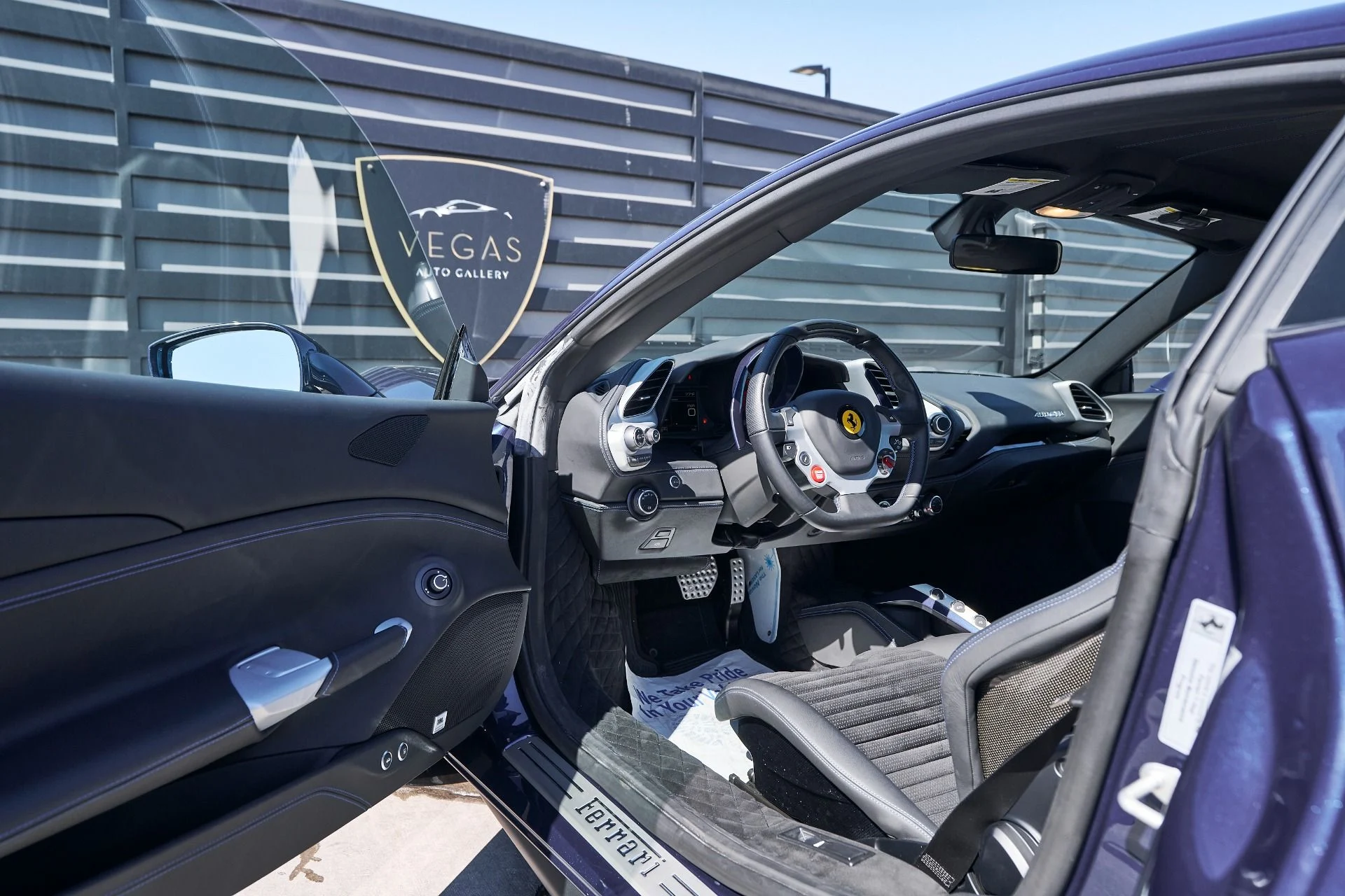 mph031_574073711_Used_2018_Ferrari_488_GTB_Base_1759871571_983dedf230