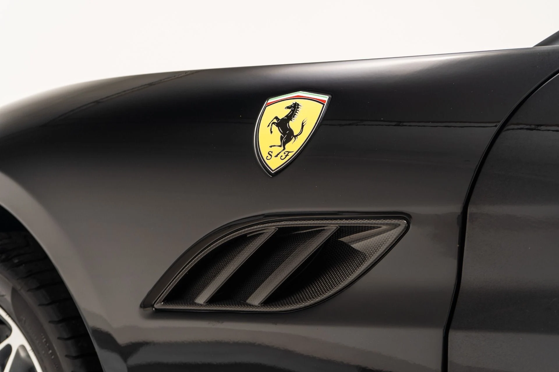 mph031_578096617_Used_2011_Ferrari_California_1760563898_46526af059