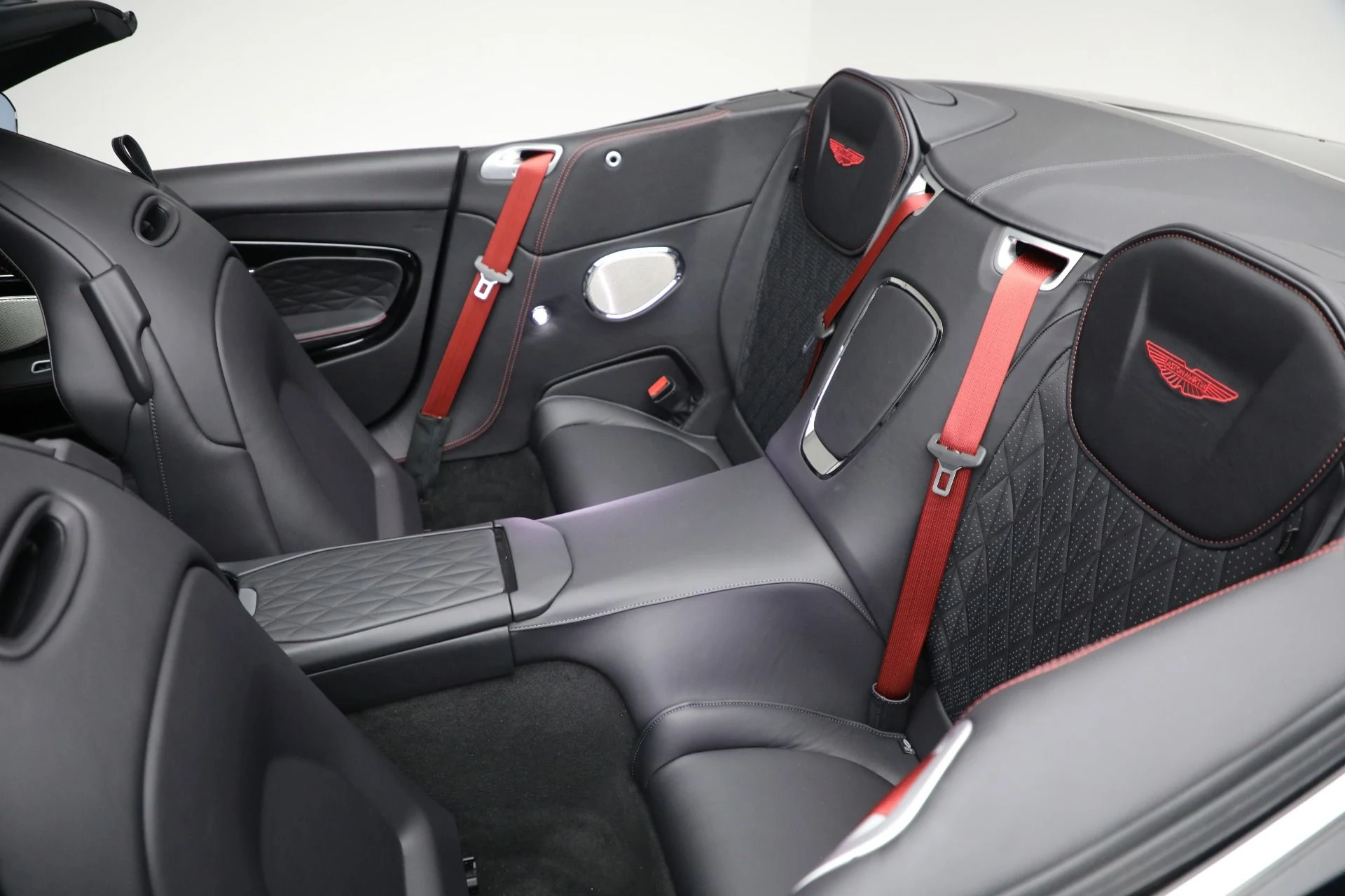 mph031_590077563_New_2025_Aston_Martin_DB_12_Volante_f12b3e4abf