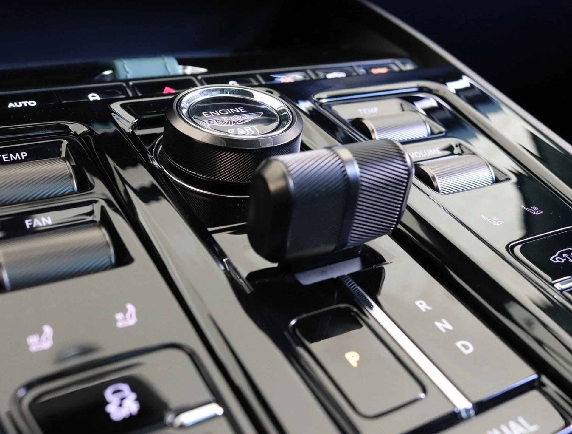 mph031_5984353_32_8cb333991f