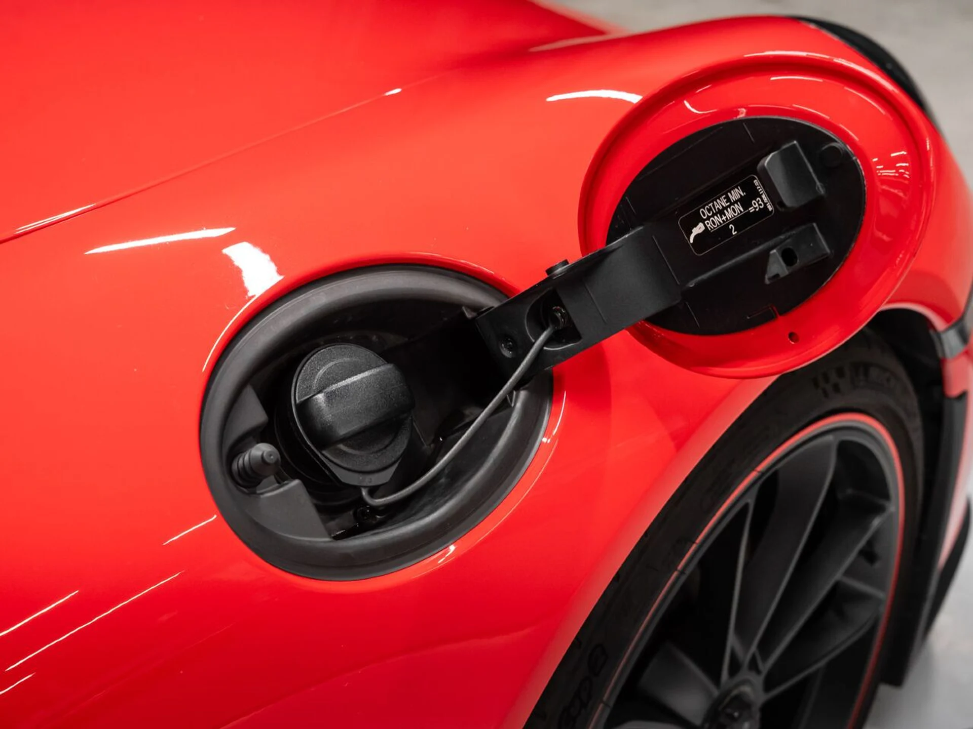 mph031_598514022_porsche_911_2018_9768ba3e1a