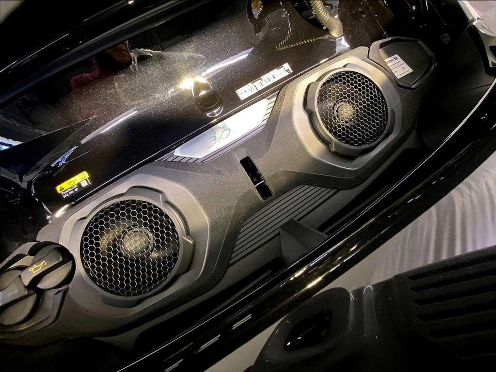 mph031_60792626_x8hoo01_5_9hfz_Grkay_Lp_Iv_Dn_Wg_42a8ada617