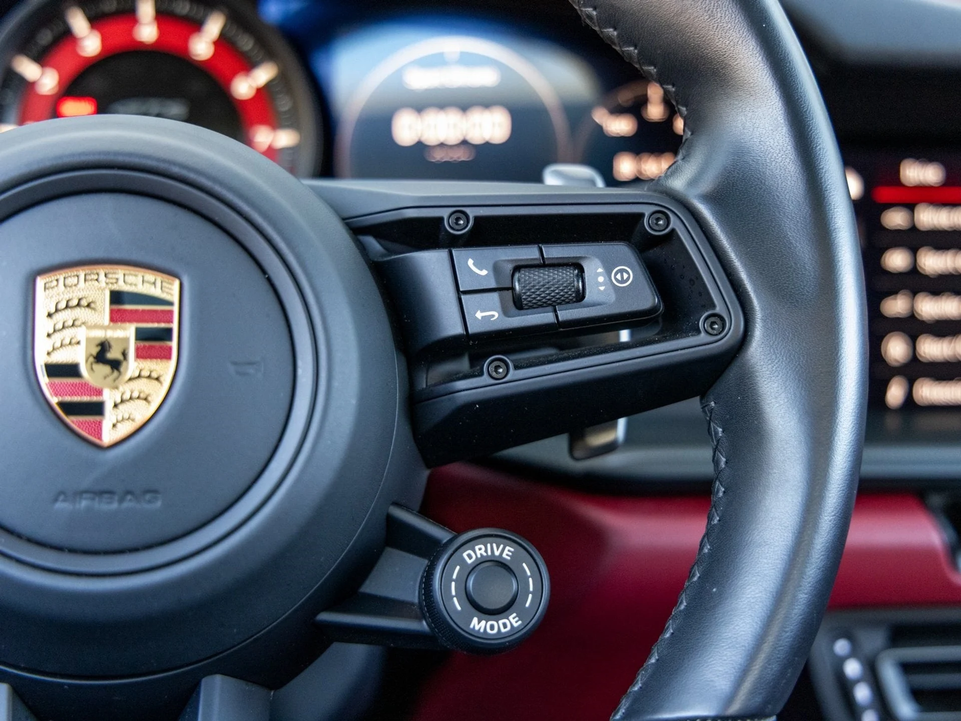 mph031_616155375_32_b9f23769ff