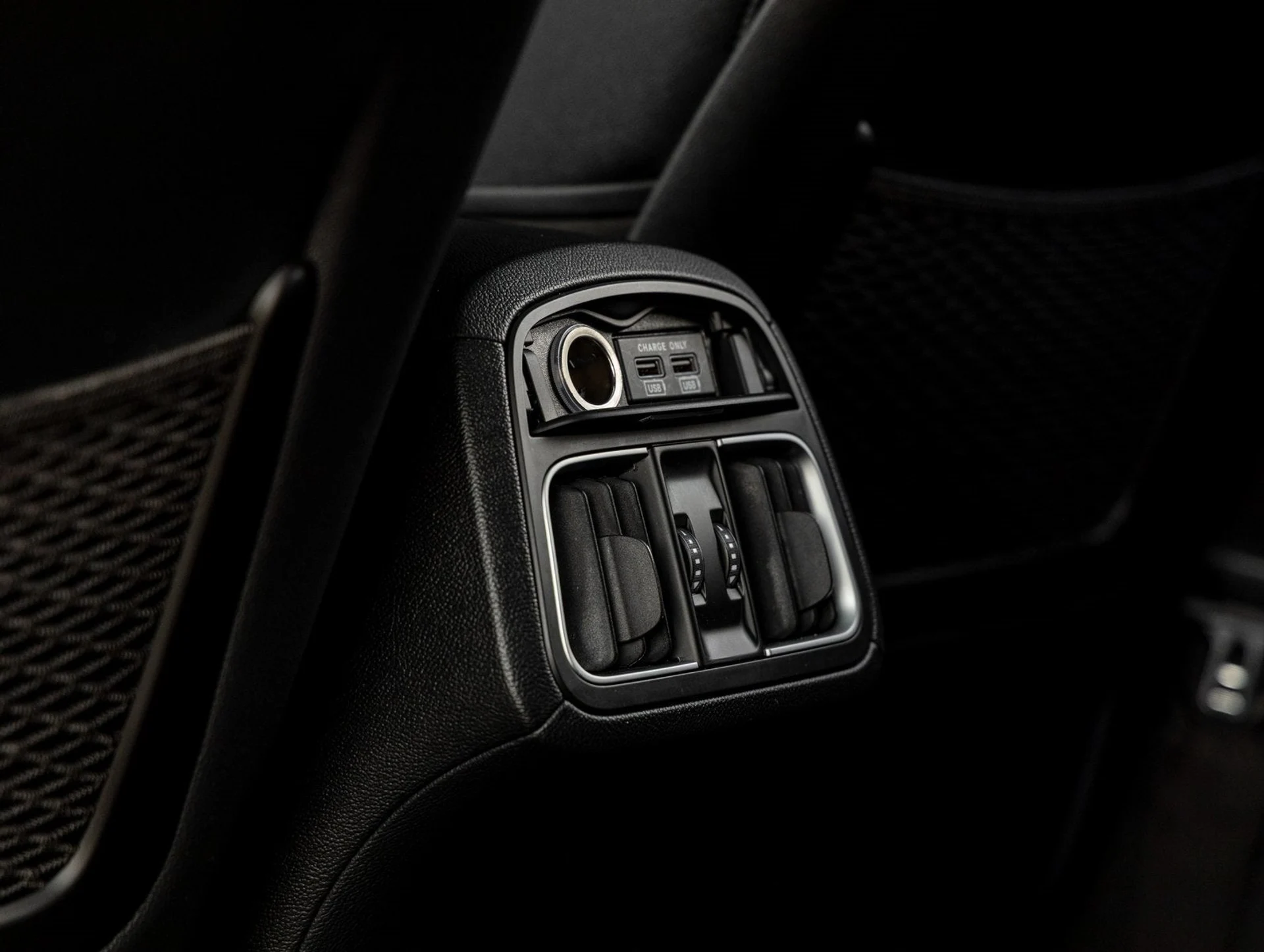 mph031_624967248_32_5f1fc16b66