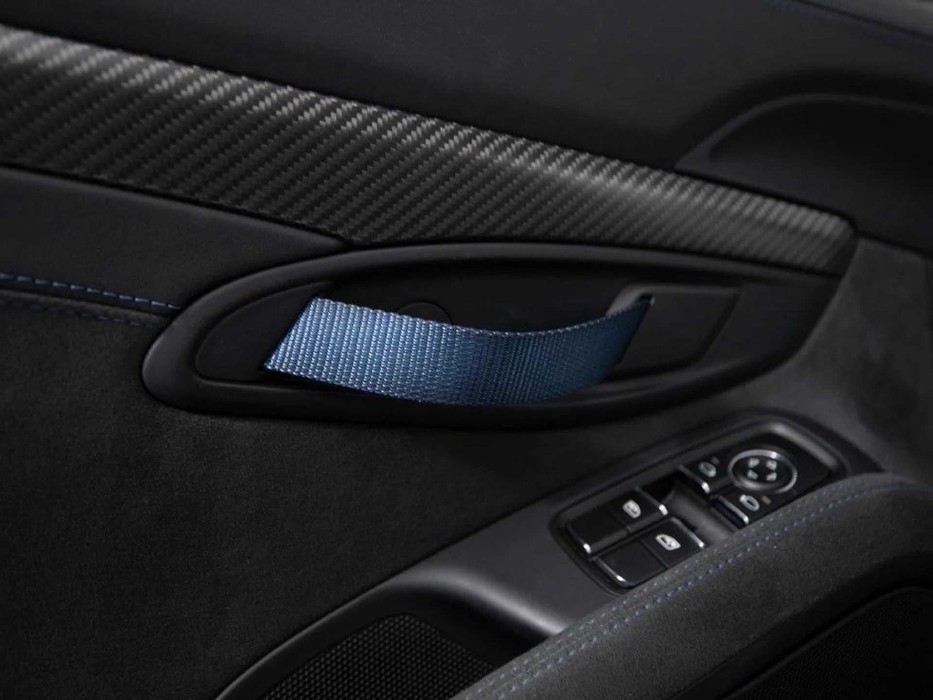 mph031_625766030_JZMN_Zj_Nwb_X_Gom9_139uw_D_Xd9_Kw_41e284a889