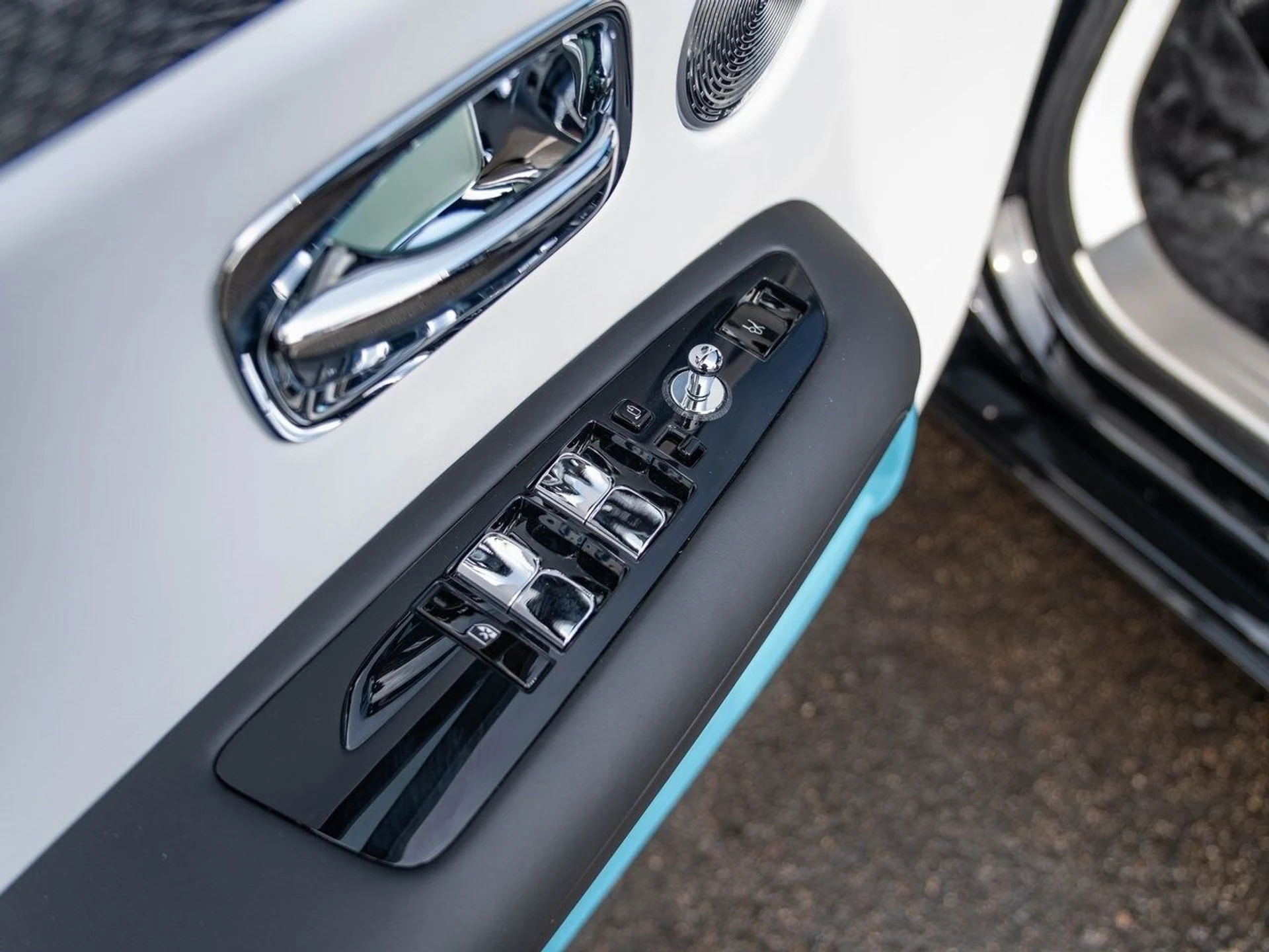 mph031_630938061_eb3a66c7a0d41b37ad3f9dc64ebf50f7x_15247fe5ea