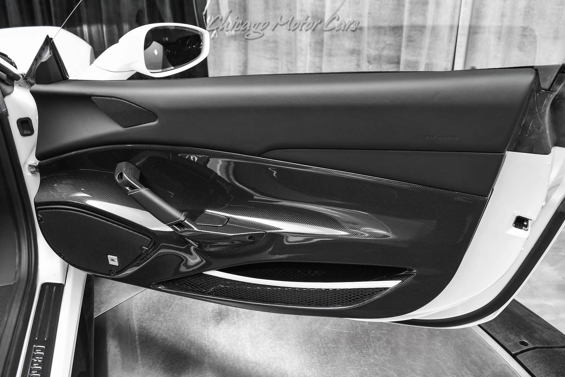 mph031_63535077_12911_p32_l_26fad37fd2