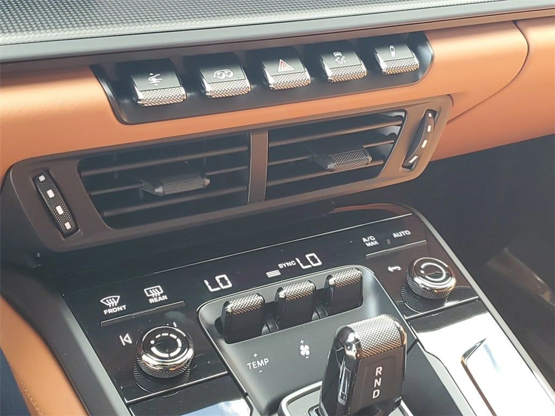 mph031_648415748_32_83774f7c10