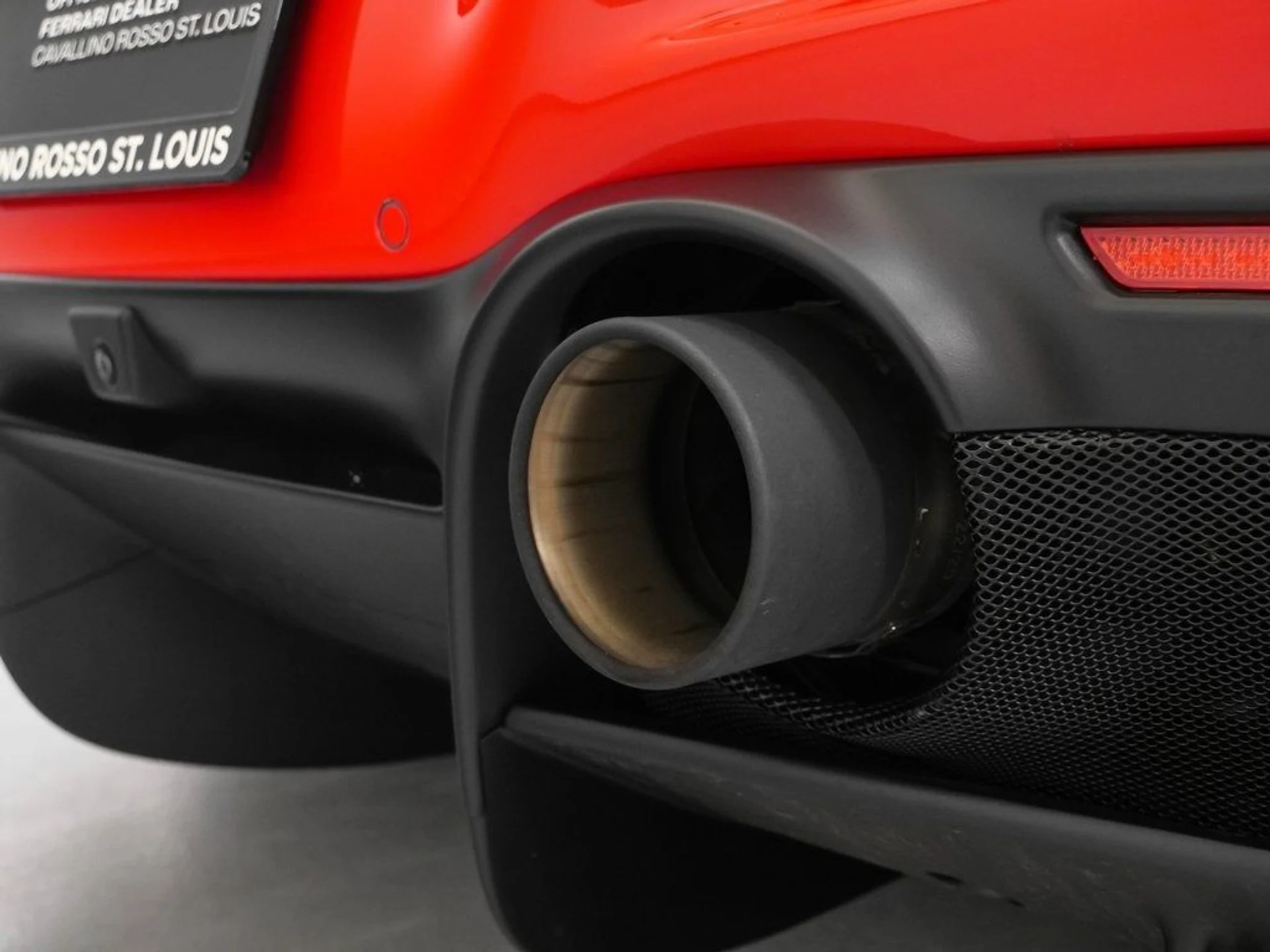 mph031_654406276_32_404e704712