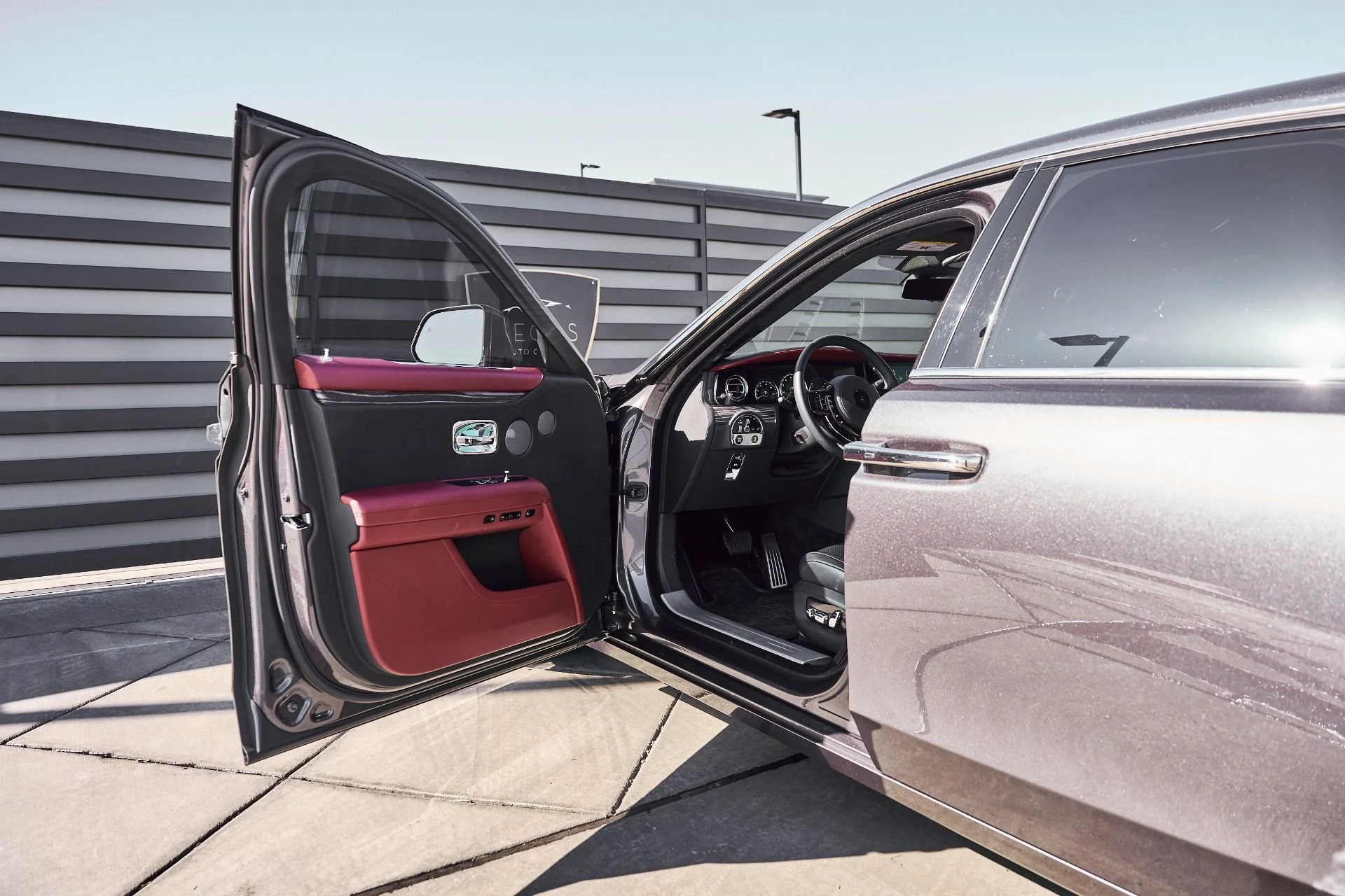 mph031_659907246_Used_2023_Rolls_Royce_Ghost_1770699540_e23b412deb