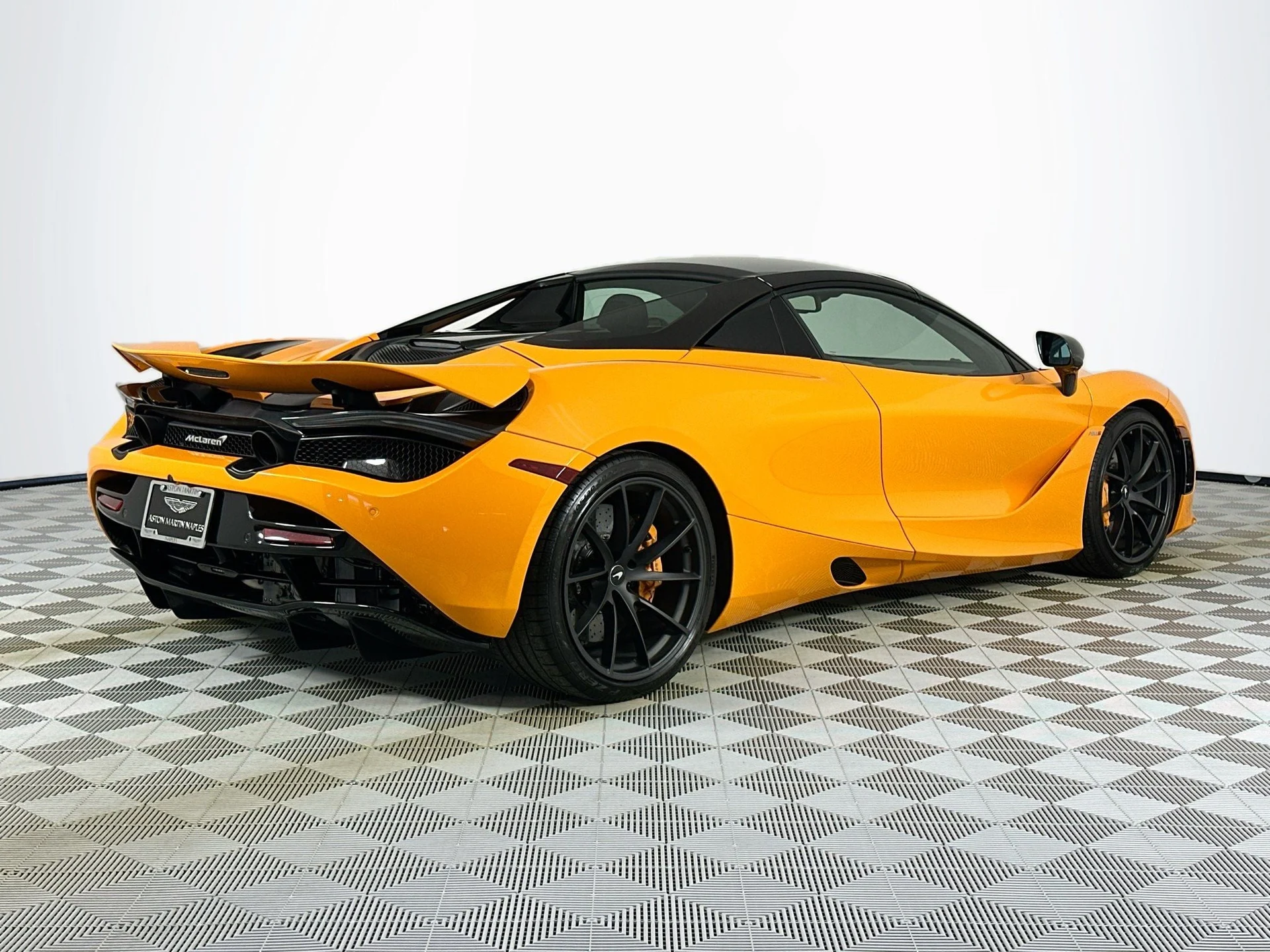 mph031_665298645_32_be30cf4e2e