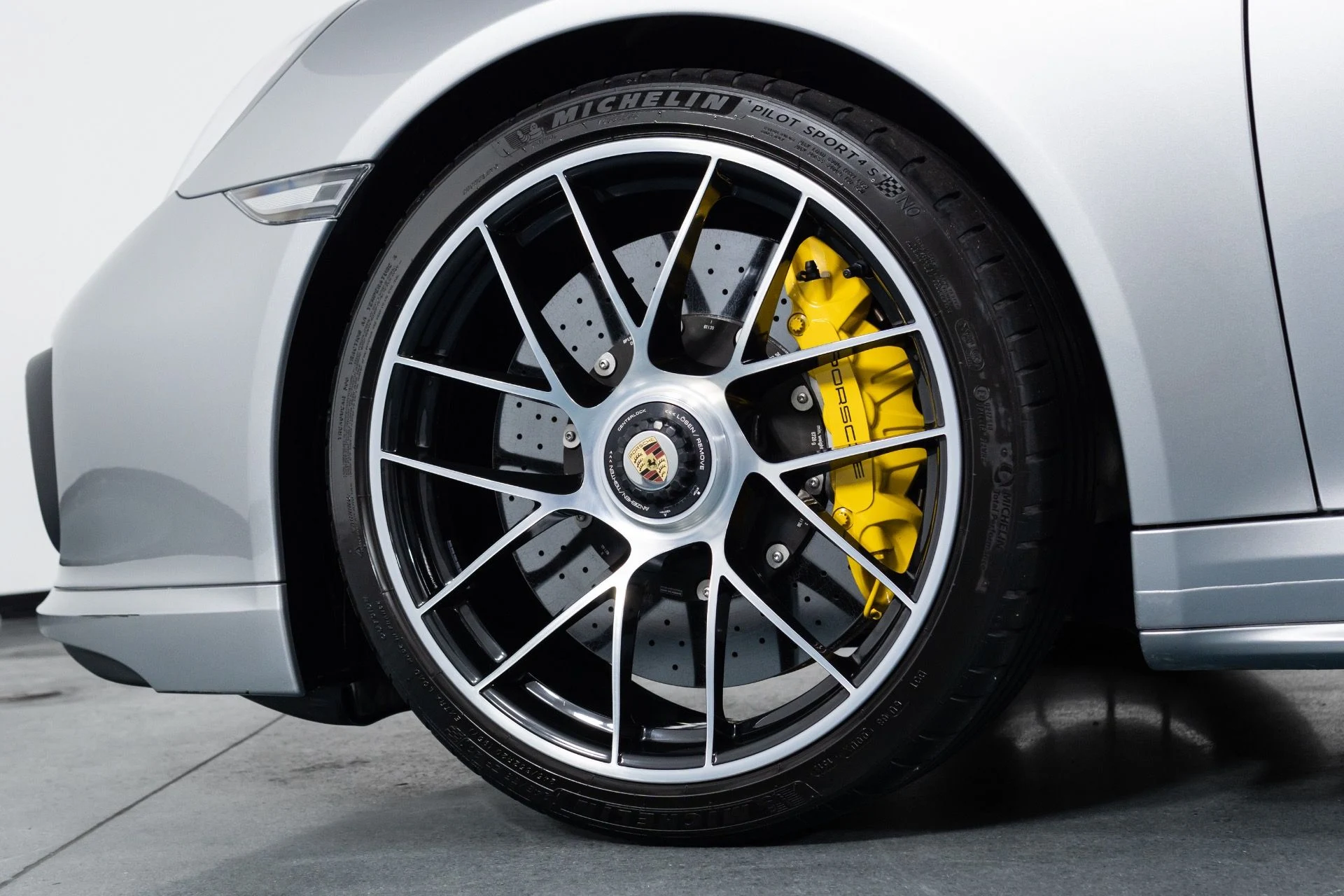mph031_667209126_Used_2019_Porsche_911_Turbo_S_1782003484_99a192790f