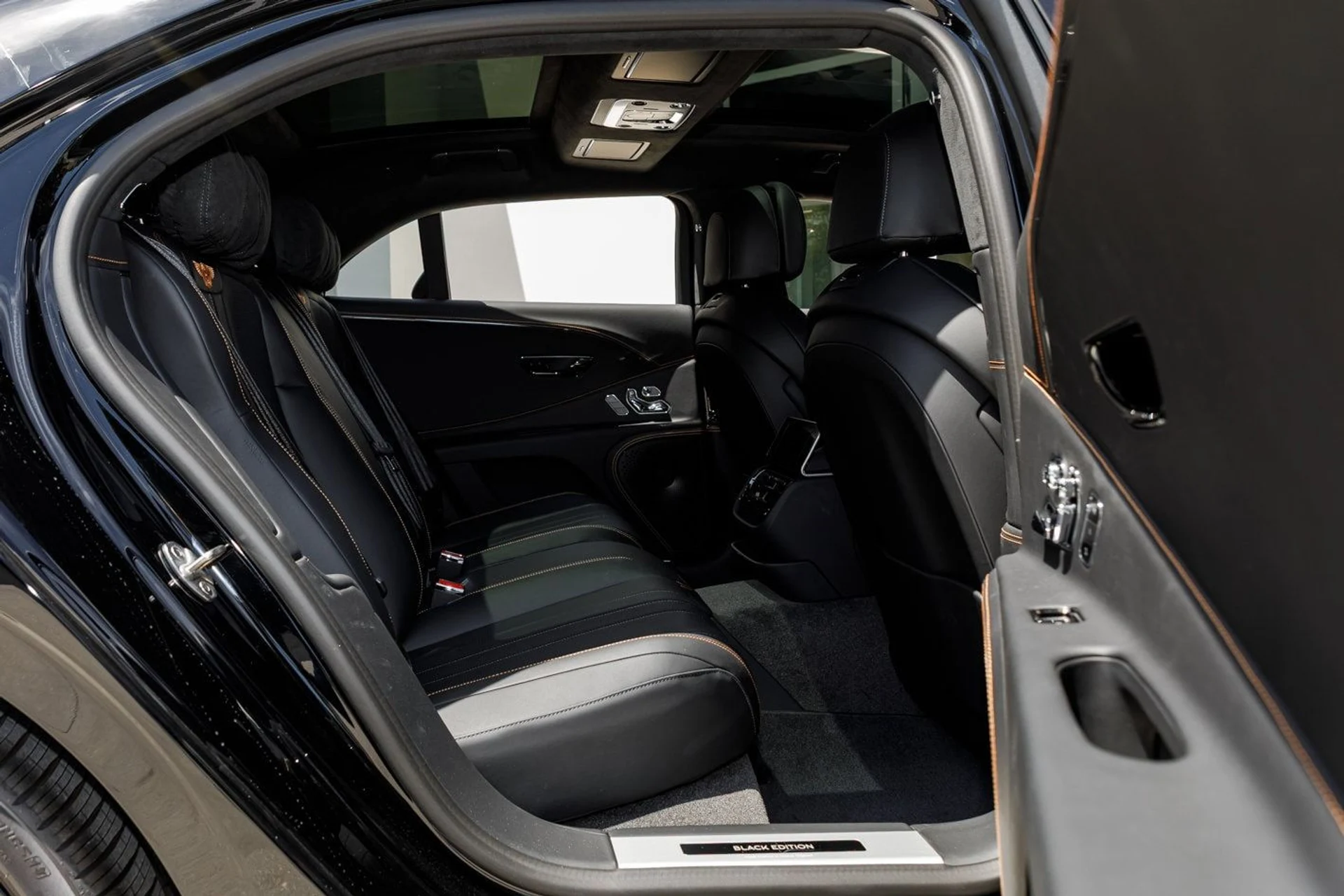 mph031_670883259_c613e2e28893352593151b32752ca551x_7eb8000c1a