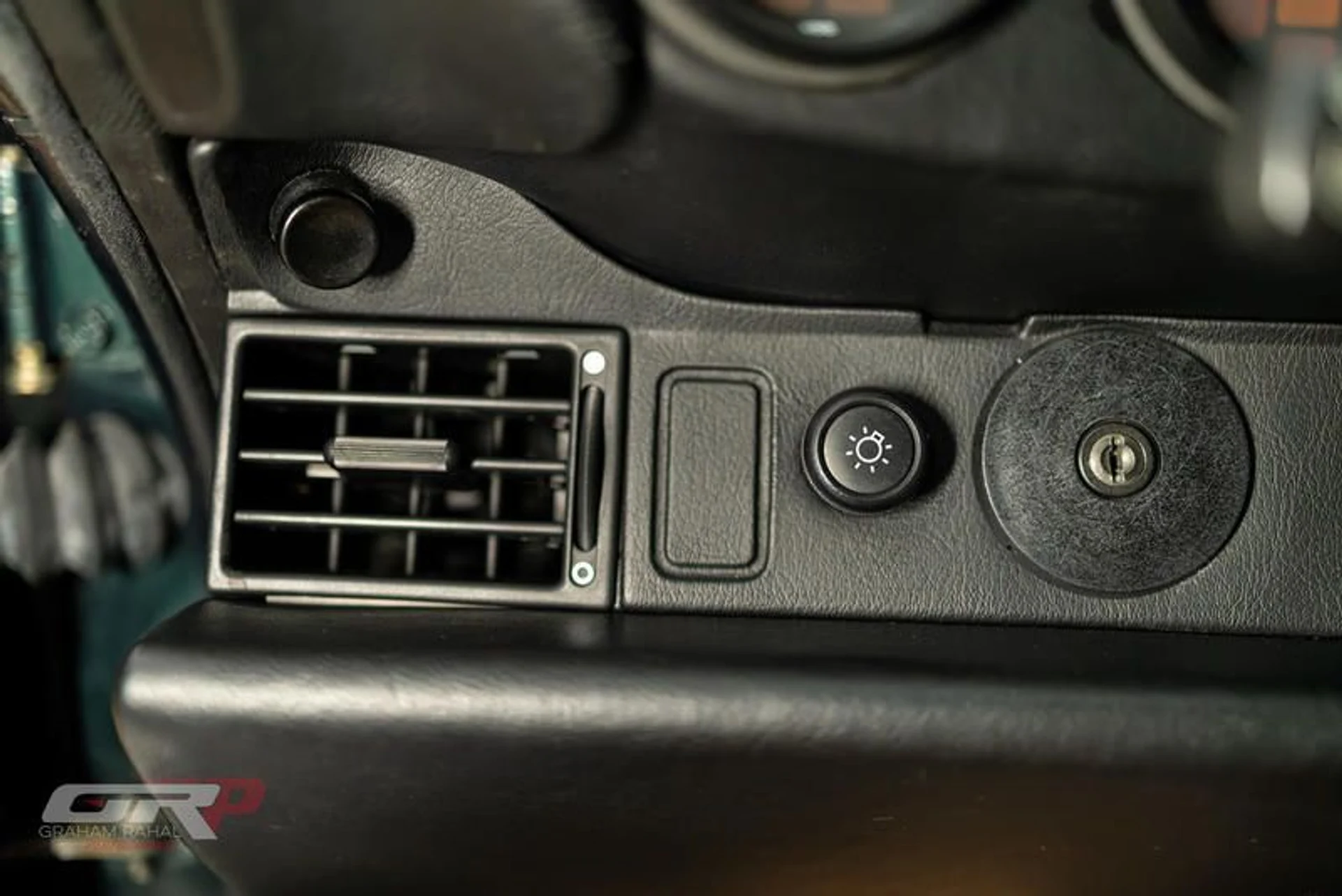 mph031_672560382_86_F9_B690_0_BA_9_4_C05_A828_F72_E30_FAD_3_DB_26d36f475f