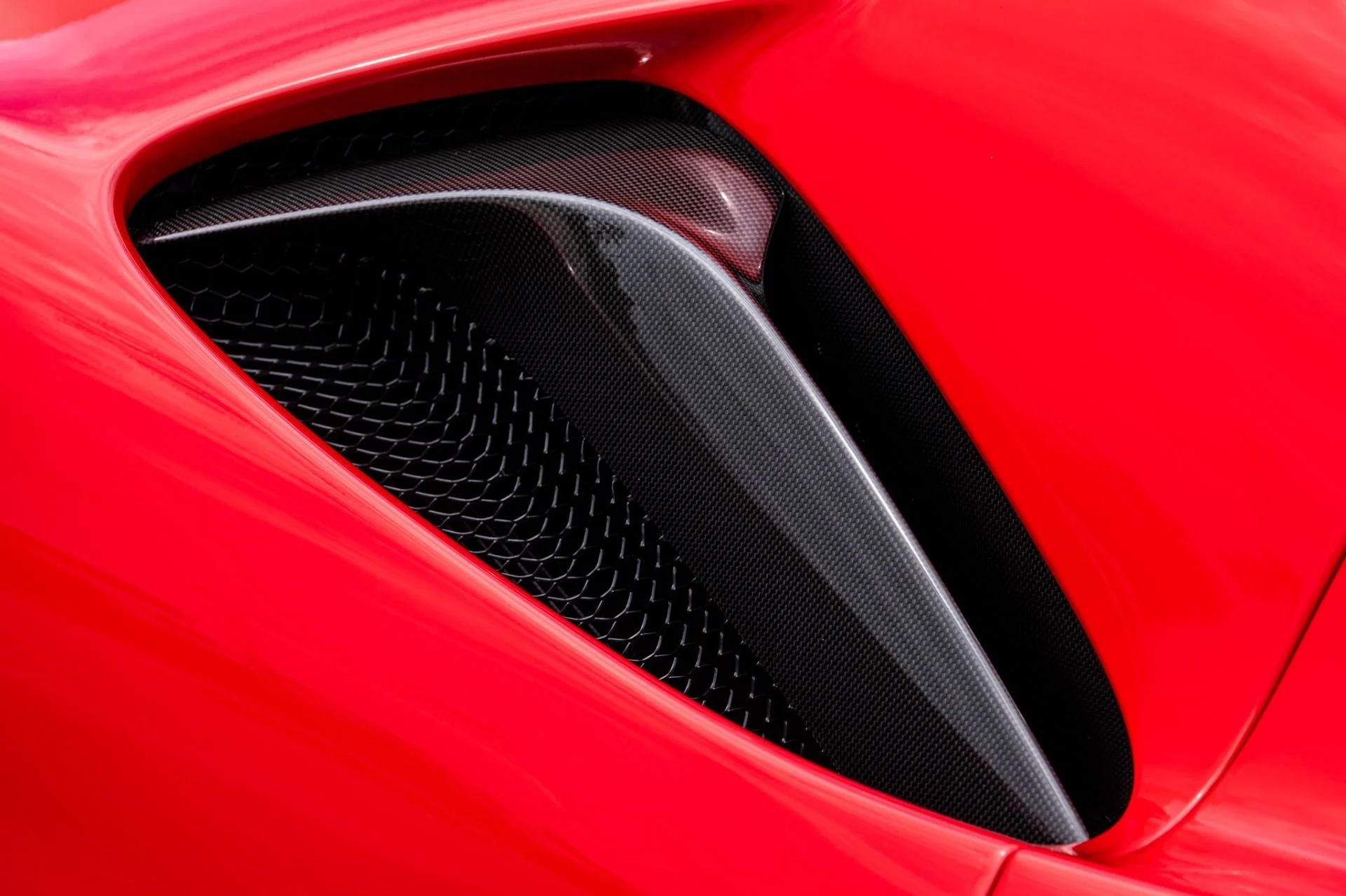 mph031_676980498_Used_2023_Ferrari_SF_90_Stradale_1753986434_4fc77414c3