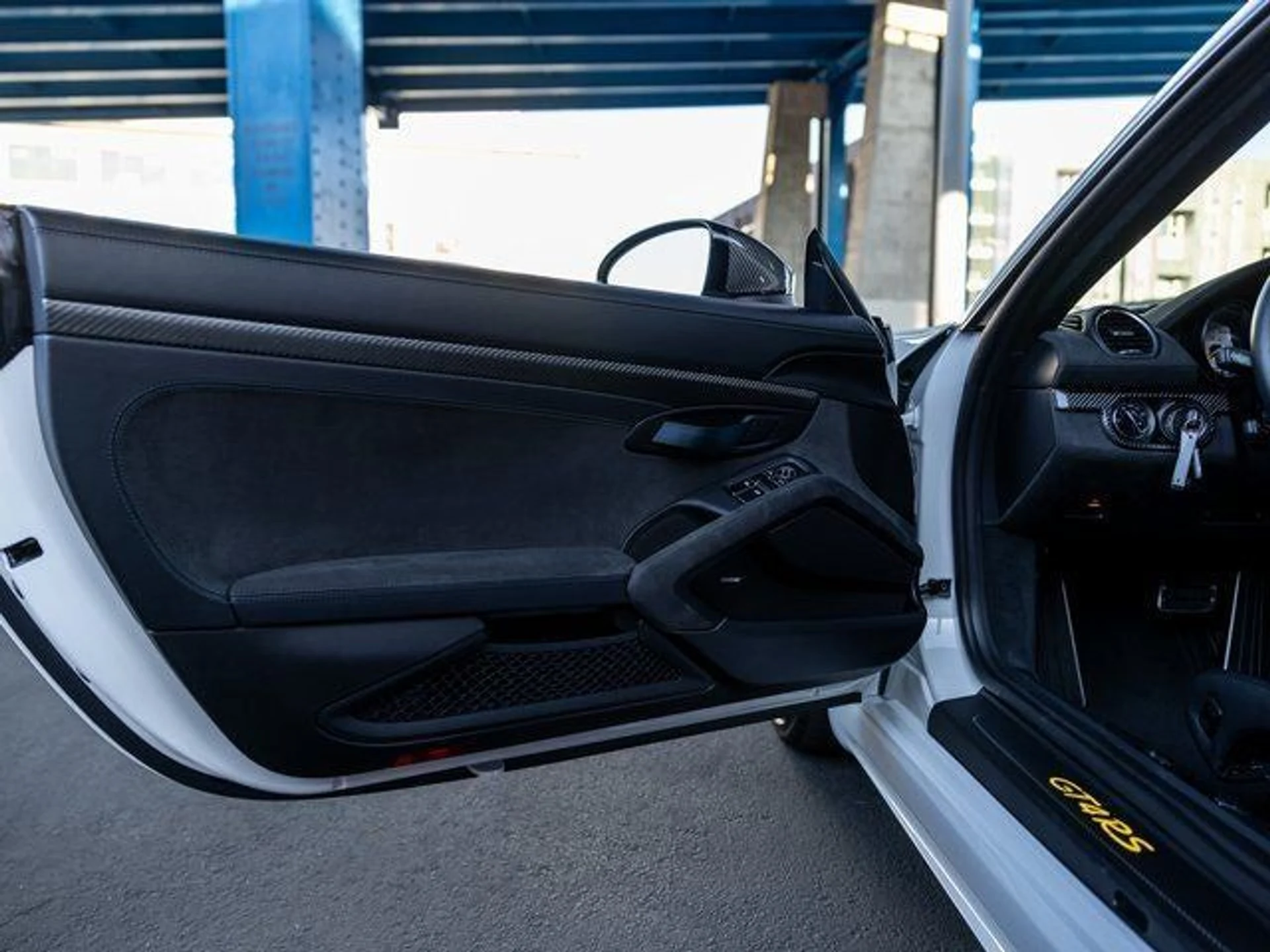 mph031_678045554_32_8a33a4edec