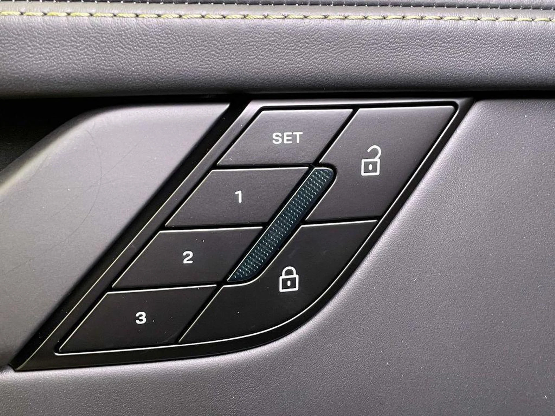 mph031_680694541_b483_A14_M_Xngm_B_Zzid_Ozv_QN_Io_YM_a308f537d9