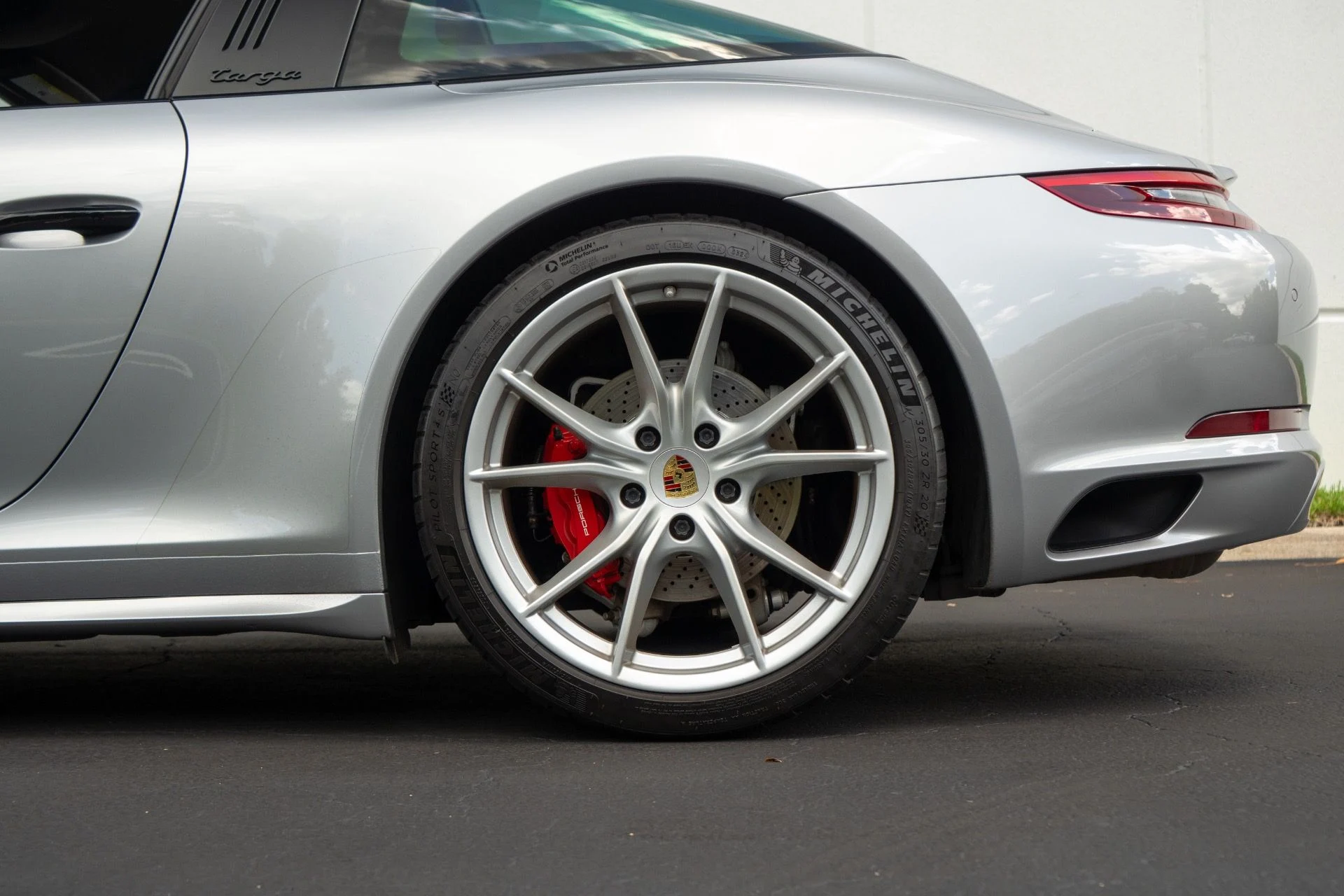 mph031_682798211_Used_2019_Porsche_911_Targa_4_GTS_1756154089_f5ba13363c