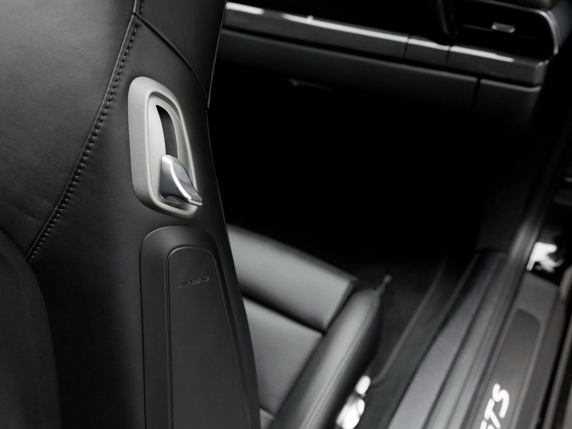 mph031_683618682_32_54114e3d1b