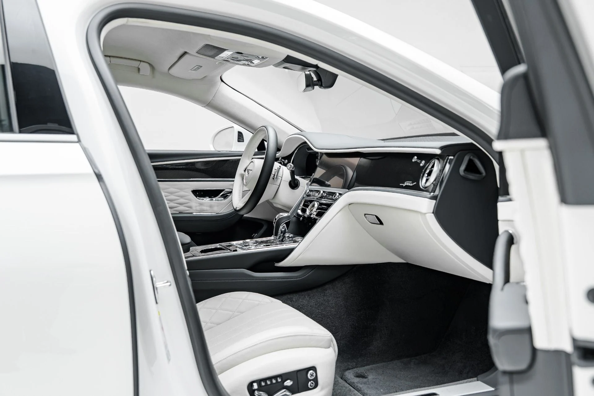 mph031_685003730_Used_2024_Bentley_Flying_Spur_Speed_1793378281_cdf5d10658