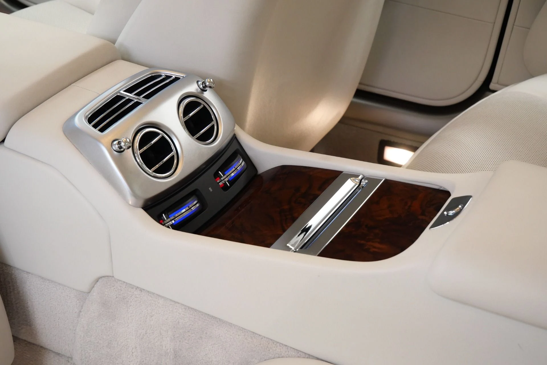 mph031_687225955_Used_2019_Rolls_Royce_Wraith_The_Wraith_Package_Starlight_Headliner_Surround_Cameras_1773246282_c1e2326bc3