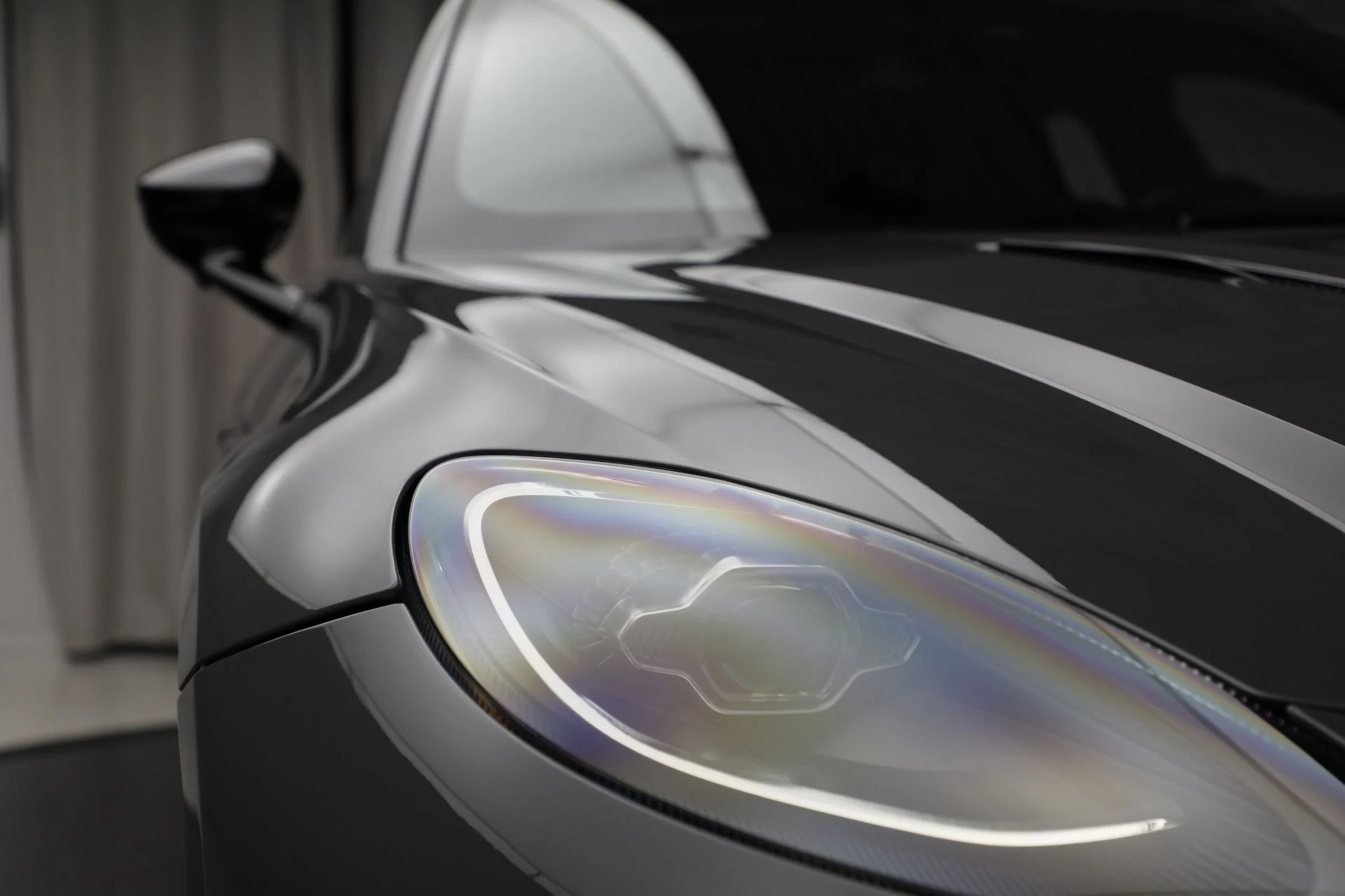 mph031_687639817_New_2025_Aston_Martin_DBX_707_3f34a9c83f