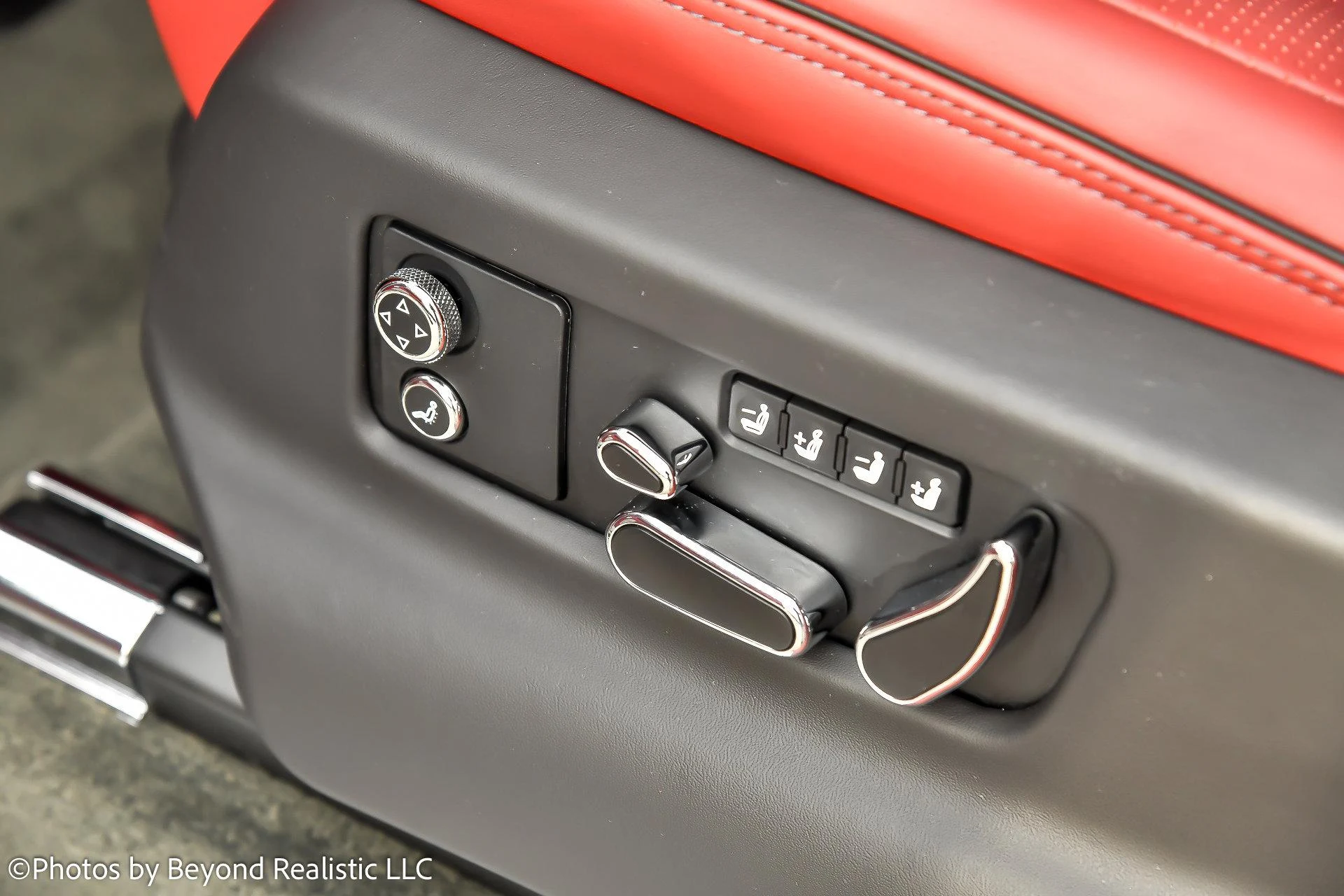 mph031_7009489_Used_2022_Bentley_Bentayga_V8_1754381286_46313f3296