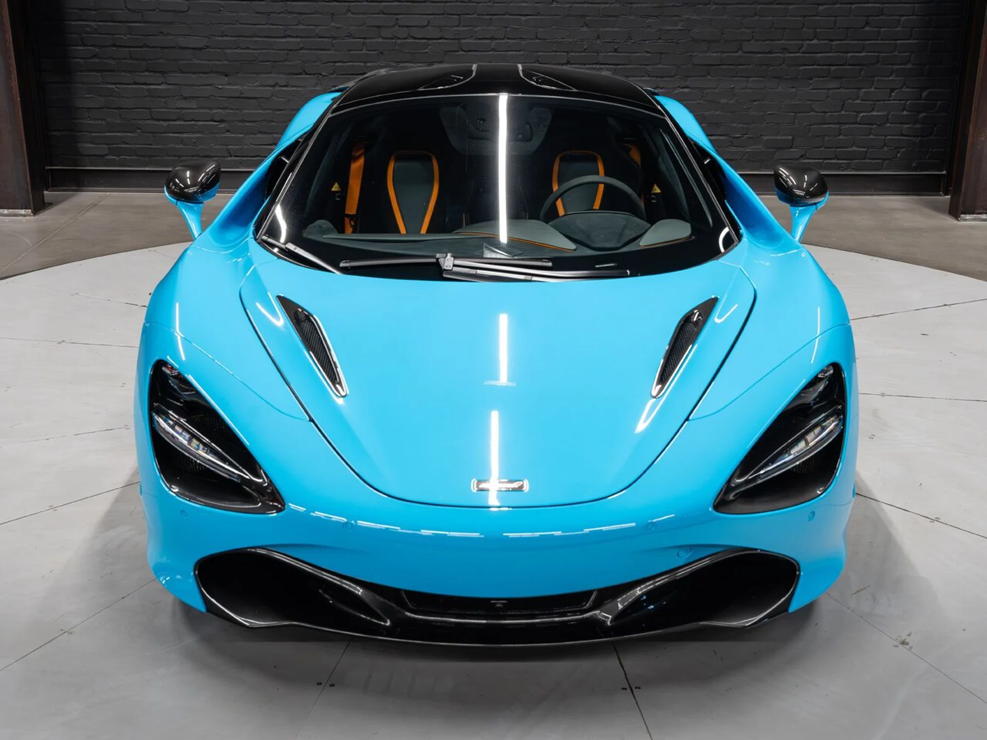 mph031_716379579_mclaren_720s_2018_8e1c5e3f99