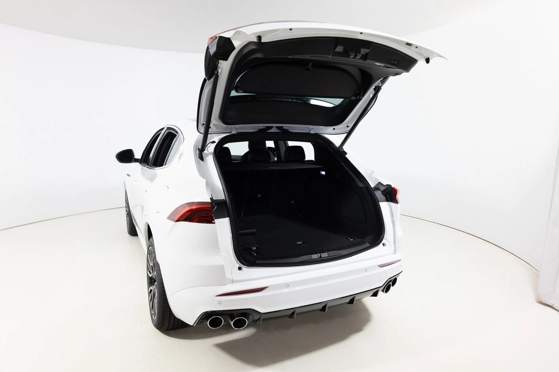 mph031_717038732_1e954b67897e49ab8f4ed8eb2d9d51b7_0189749eaa