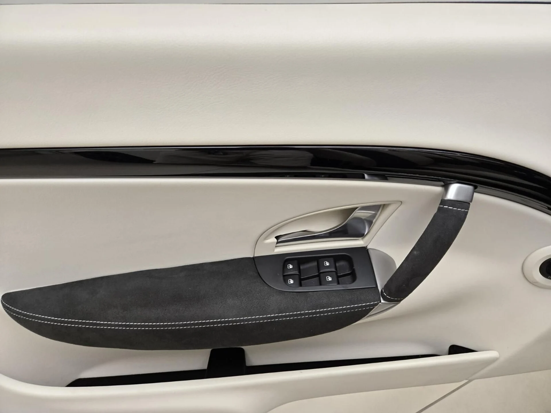 mph031_718845656_Used_2018_Maserati_Gran_Turismo_Sport_1753858133_5ce5b3b877