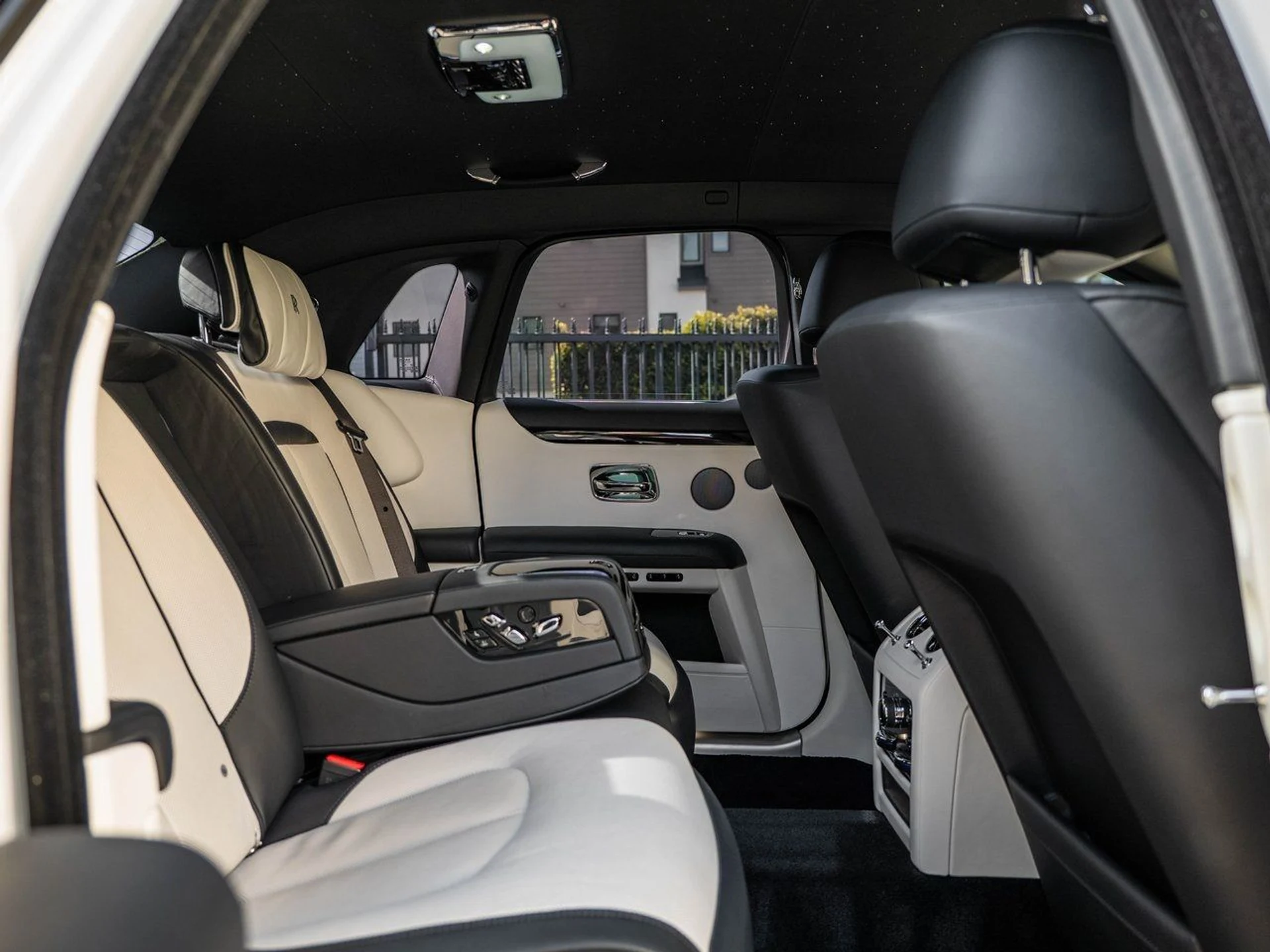 mph031_722069888_image_32_c7f7af5342