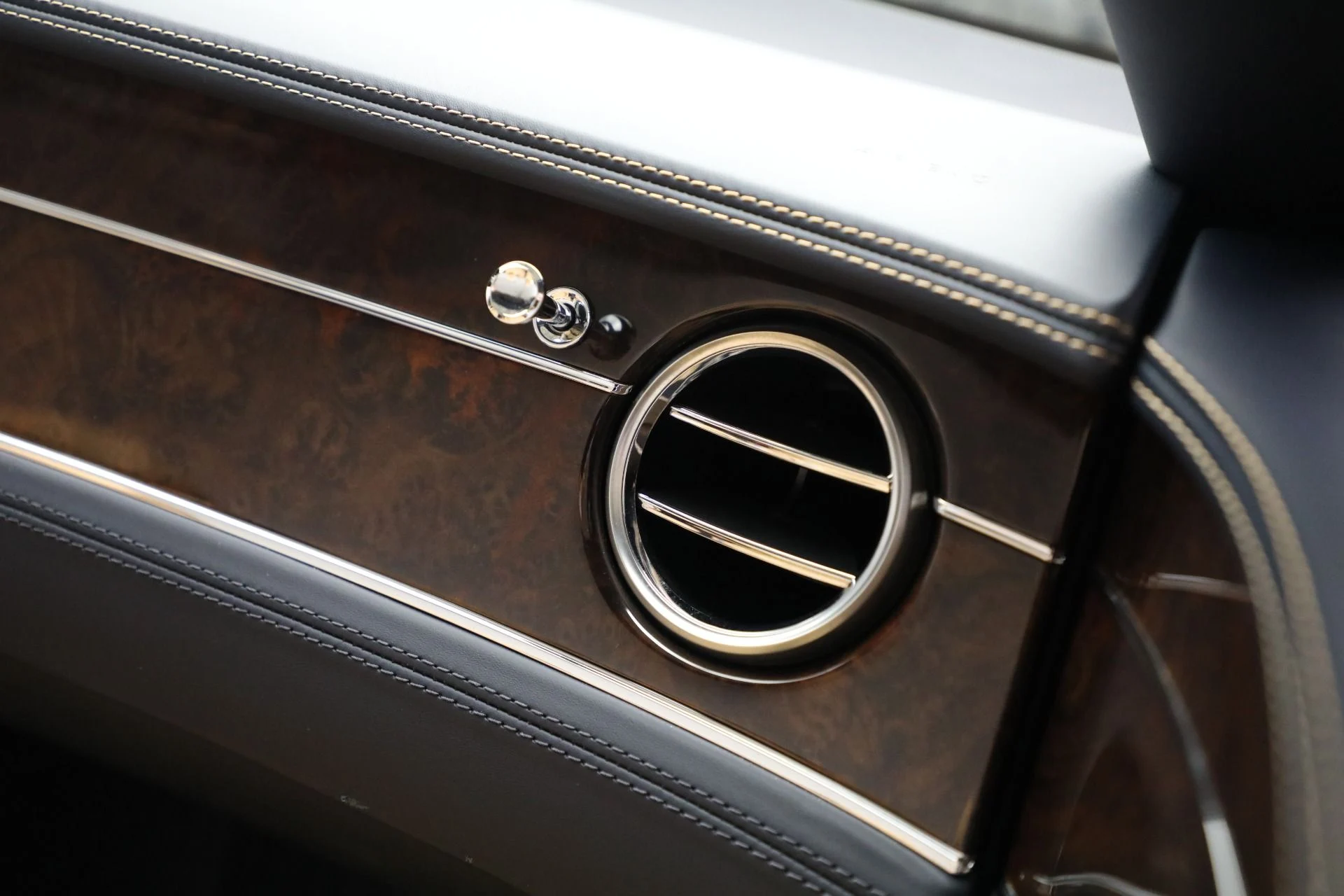 mph031_733875852_Used_2020_Bentley_Continental_GTC_V8_6c60a1175e