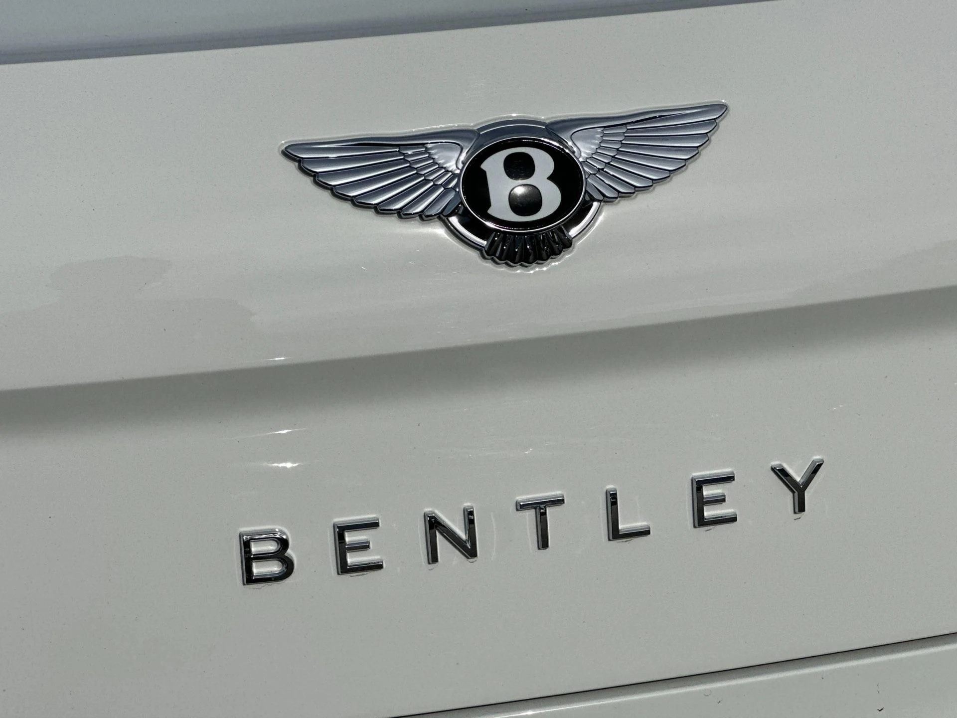 mph031_746456517_New_2025_Bentley_Flying_Spur_Speed_1760604257_49d798ab7c