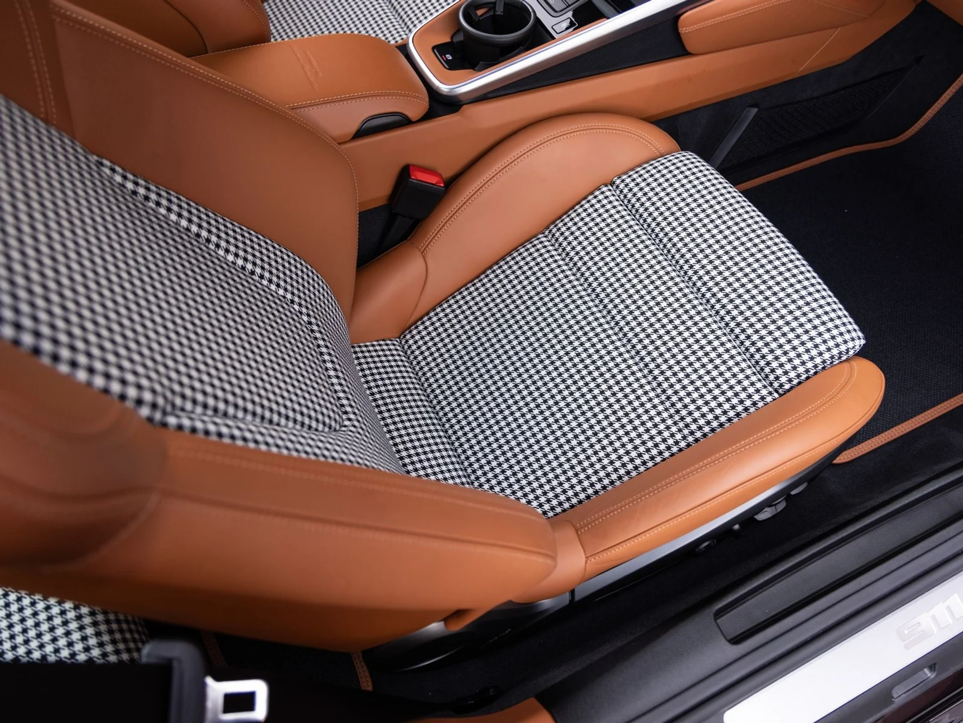 mph031_759755267_32_2332888332