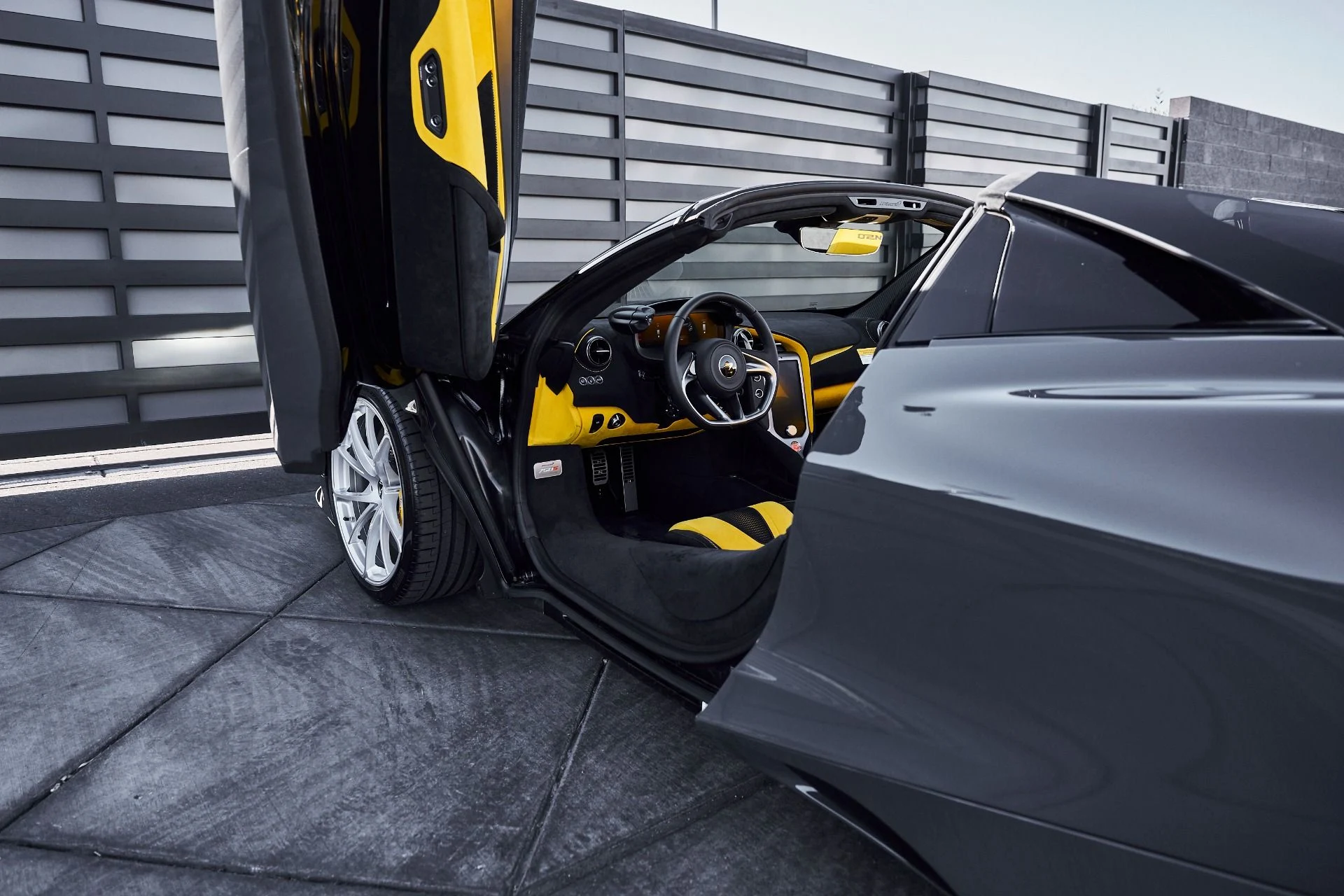 mph031_76121627_Used_2026_Mc_Laren_750_S_1775868060_68e8baf0fd