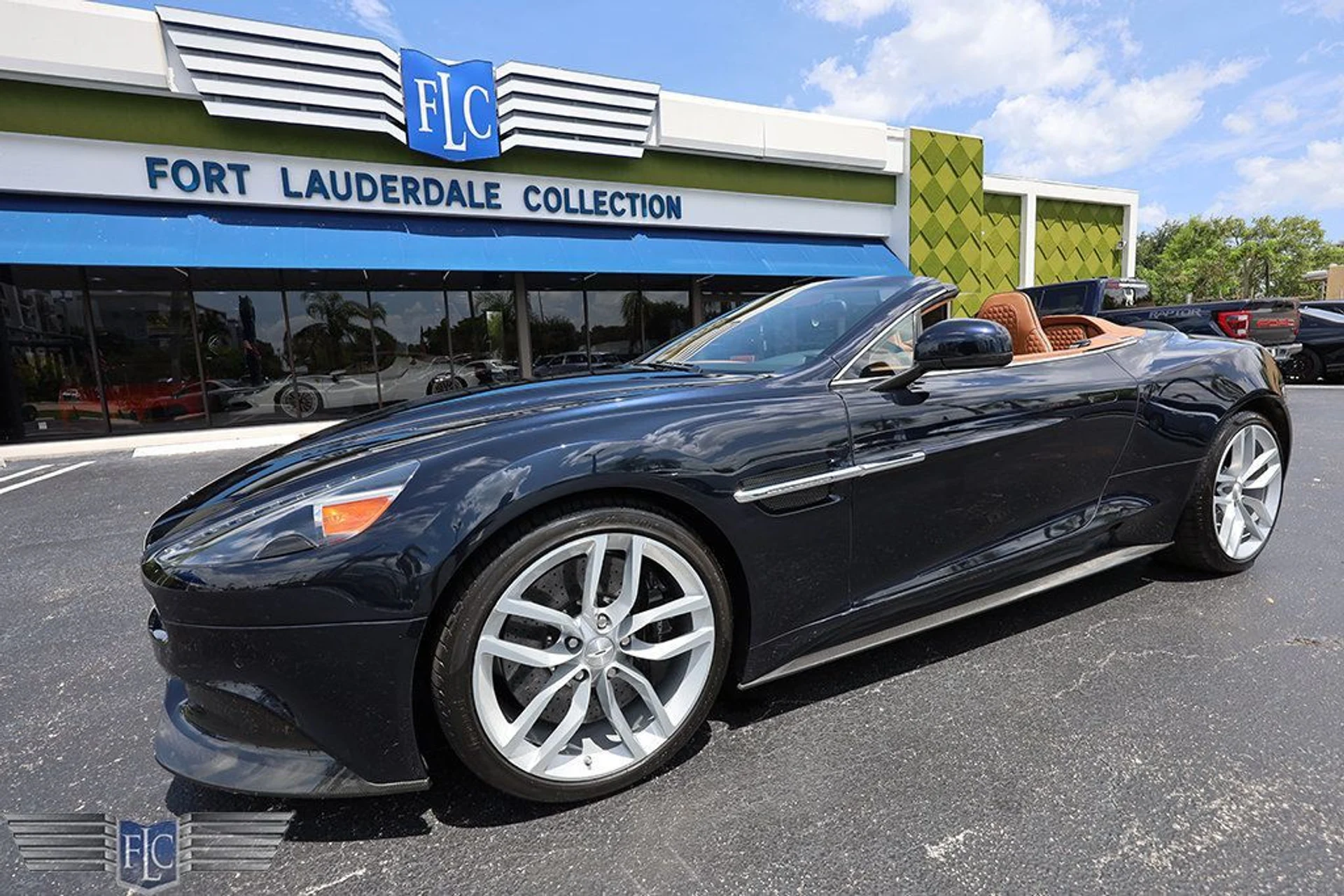mph031_774278872_used_2016_aston_martin_vanquish_2drvolante_6305_23035599_32_1024_65a249ef4a