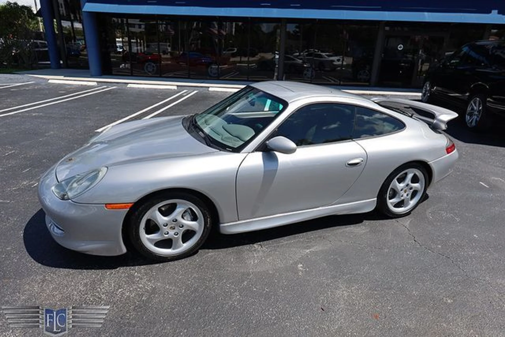 mph031_775282583_used_2000_porsche_911_carrera_2drcarrera4coupewtiptronic_6305_23086843_36_640_ee3590538d