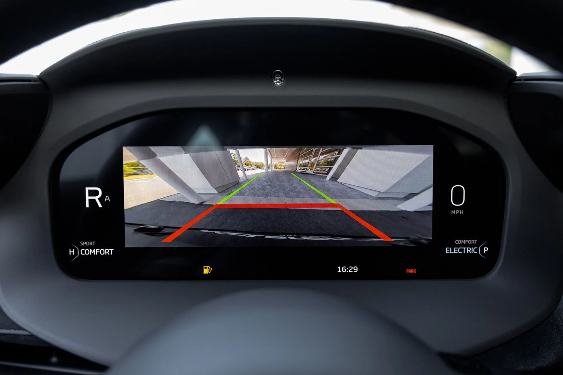 mph031_784554959_669_p32_l_8e62aaa0d7