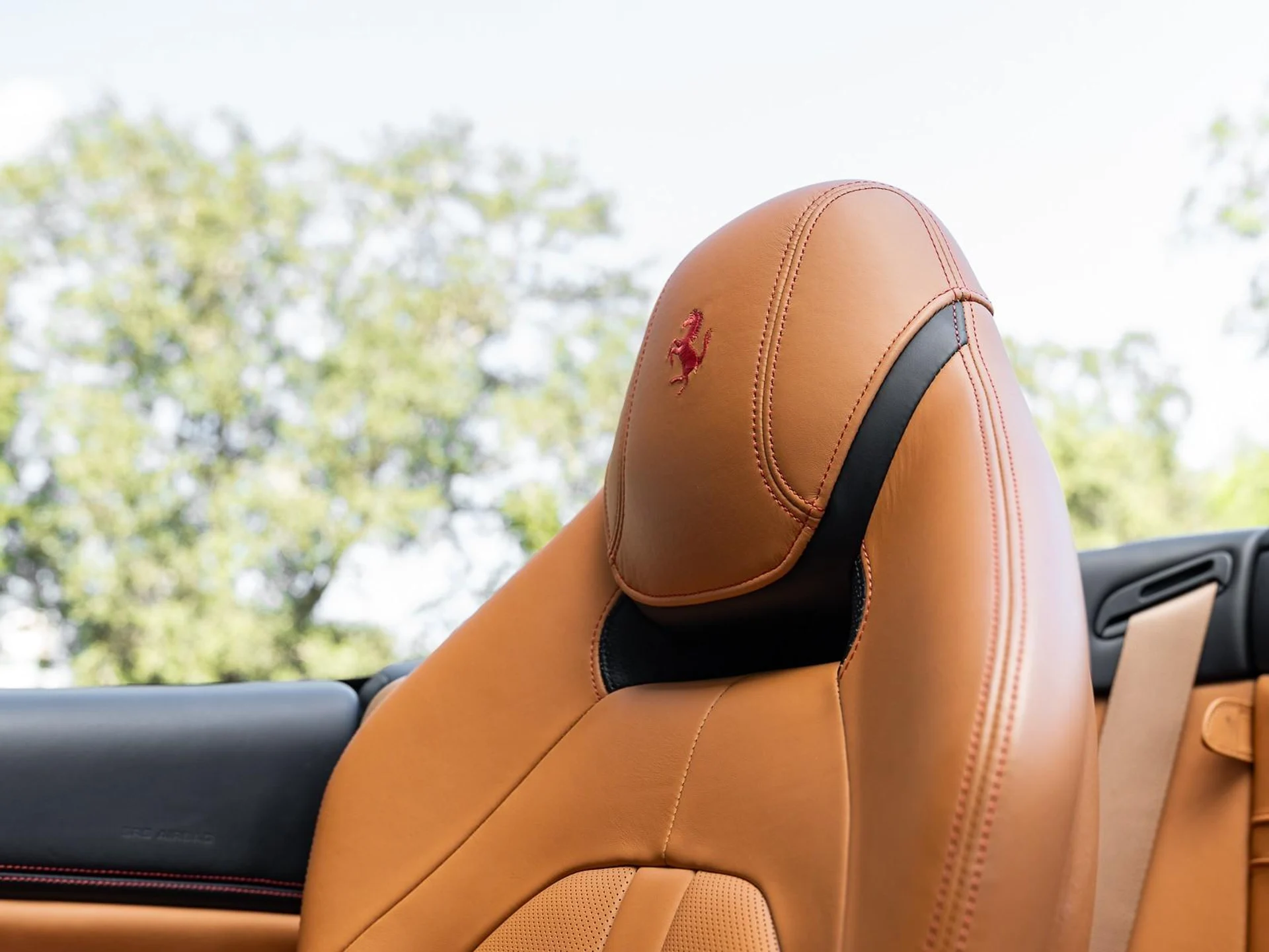 mph031_800624086_Used_2015_Ferrari_California_T_1761253553_4a3c92f73e