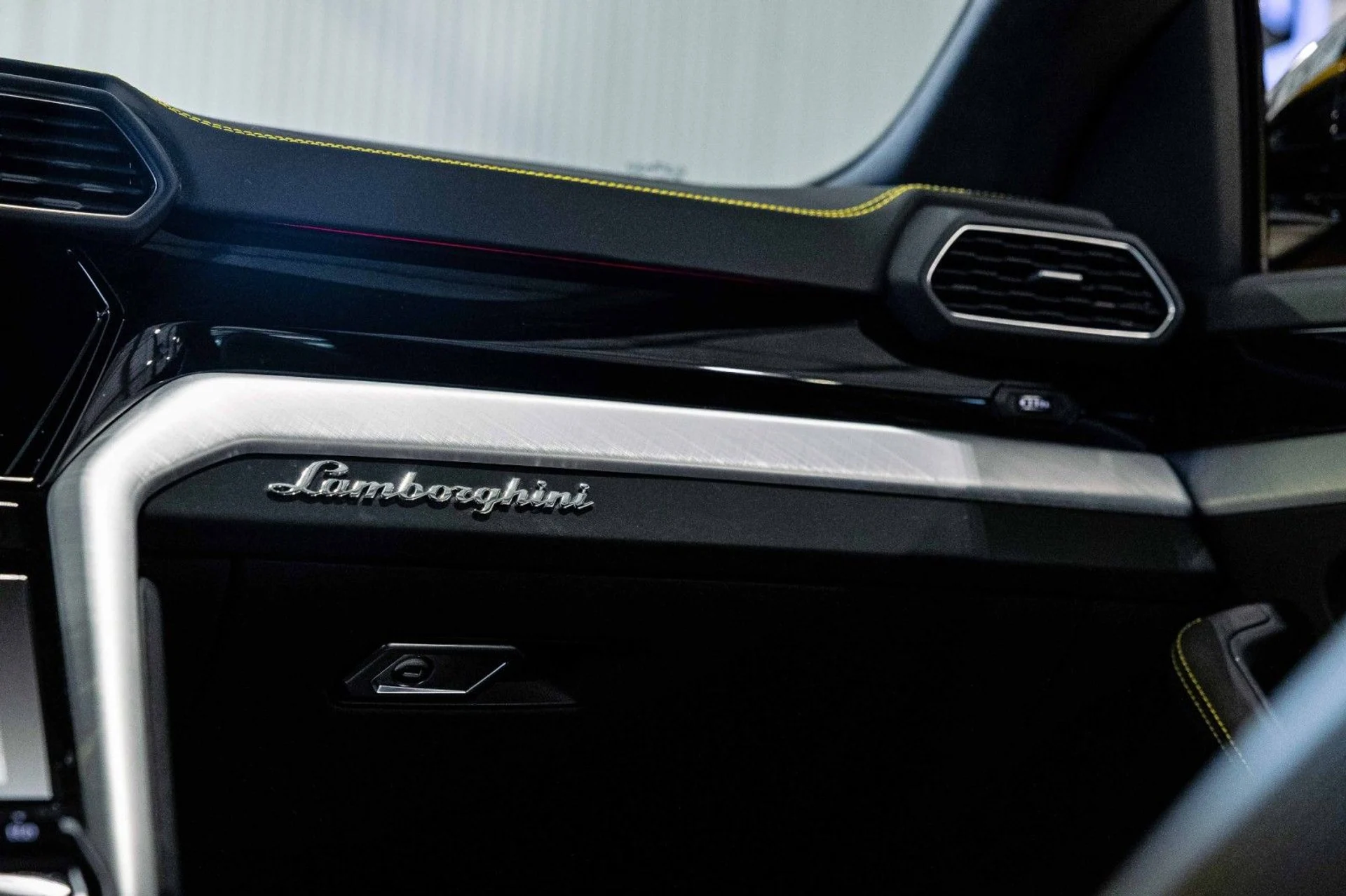 mph031_801296942_0g_cb067a5056