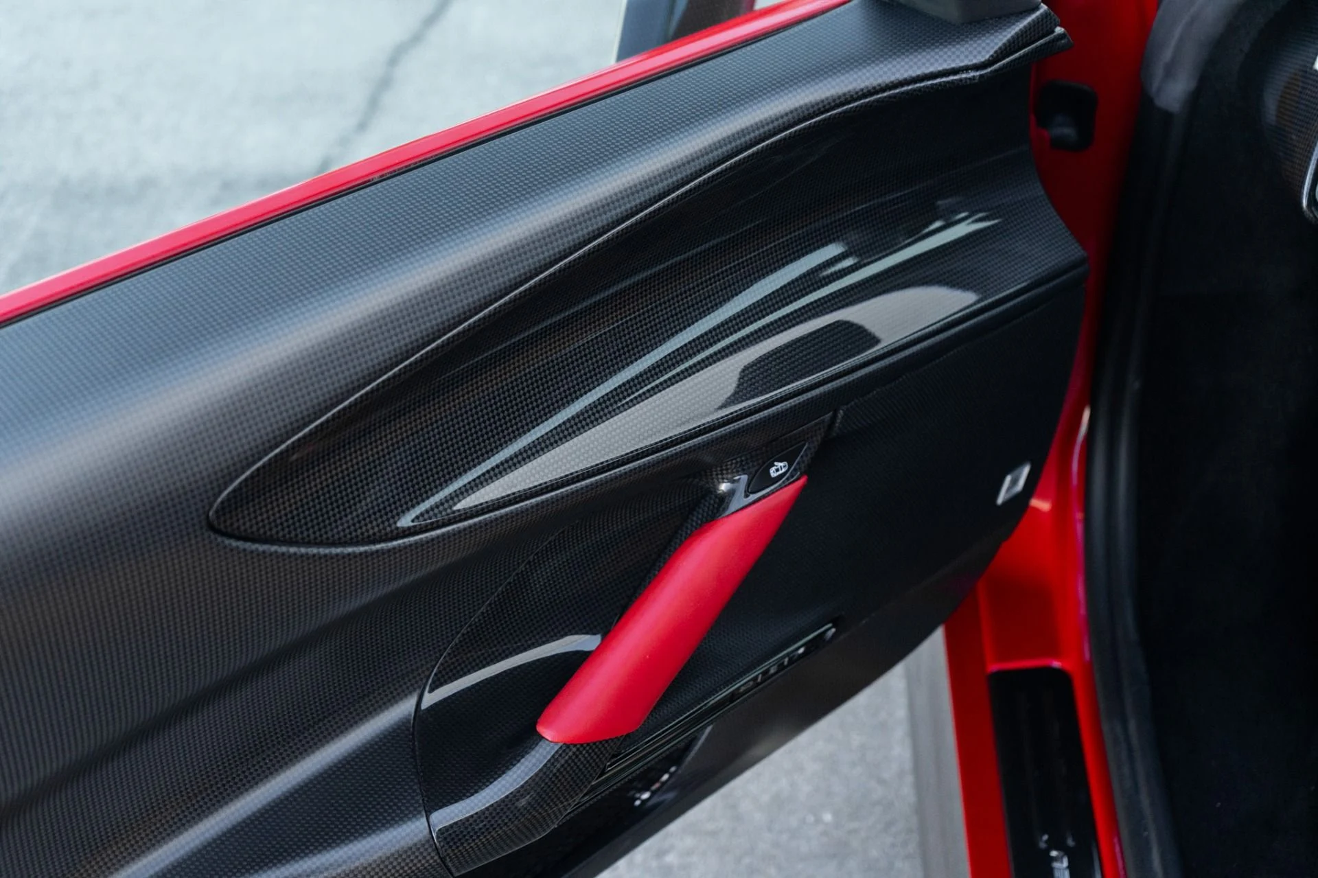 mph031_81834939_Used_2023_Ferrari_SF_90_Stradale_1764710816_17f5618f67