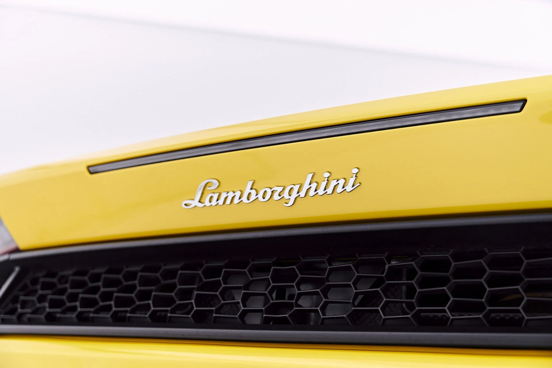 mph031_825271317_Used_2018_Lamborghini_Huracan_LP_580_2_S_1784246820_415d84f79e