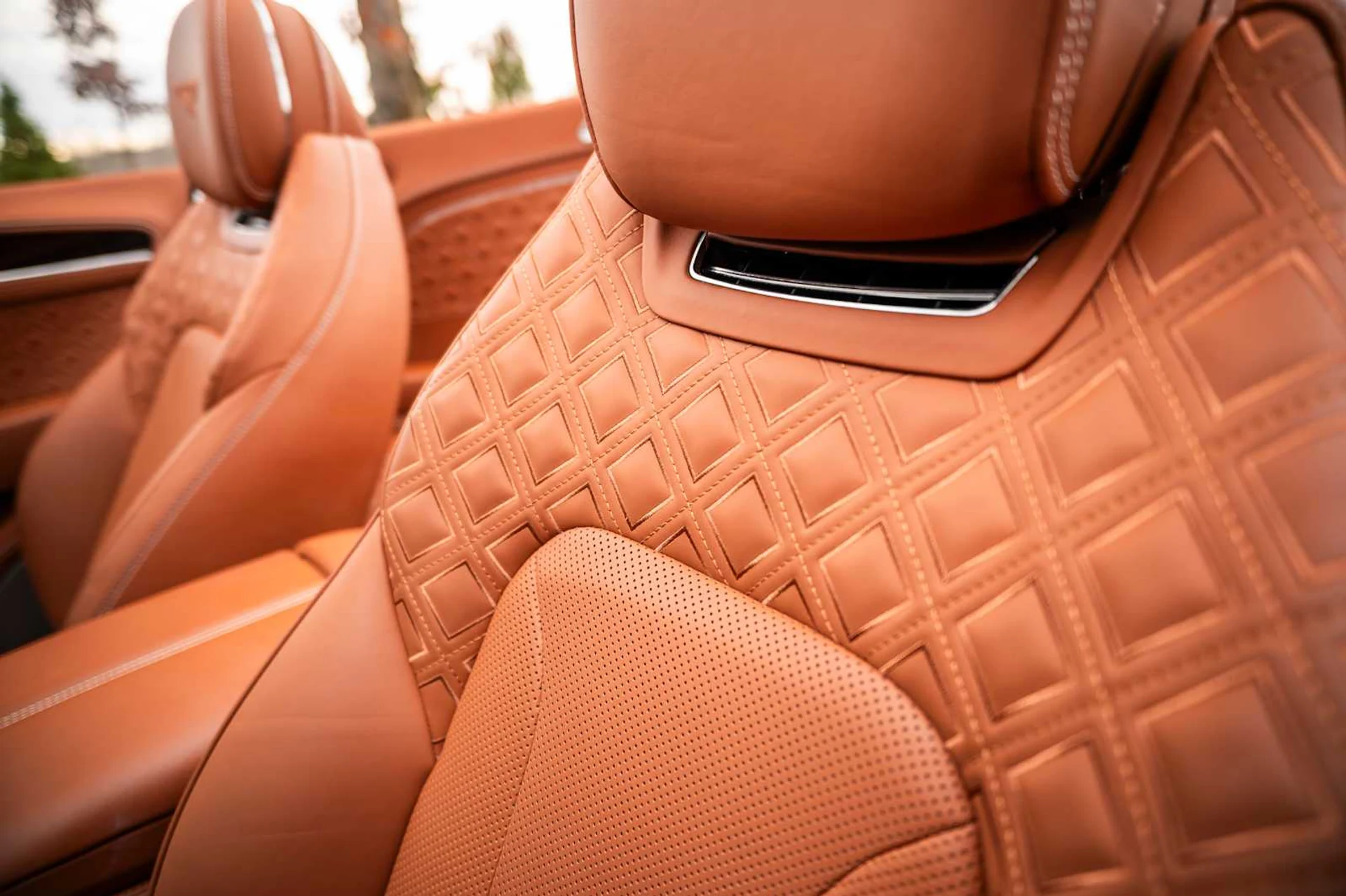 mph031_827124707_0e33fa0eb72ddb97546a0cfe74b61a81x_2db59484d1