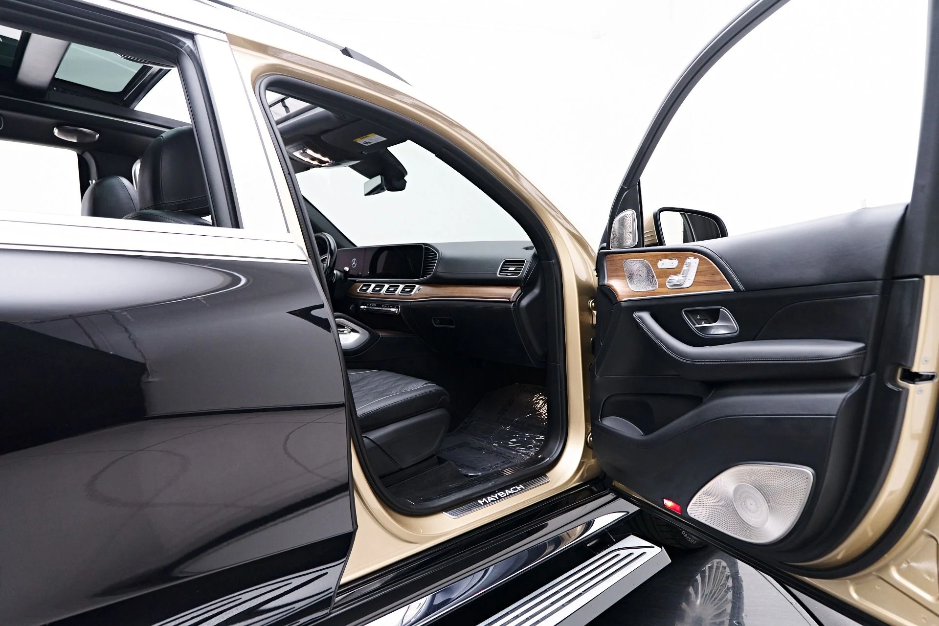 mph031_832810588_Used_2024_Mercedes_Benz_GLS_Maybach_GLS_600_1754703723_987b5323ac