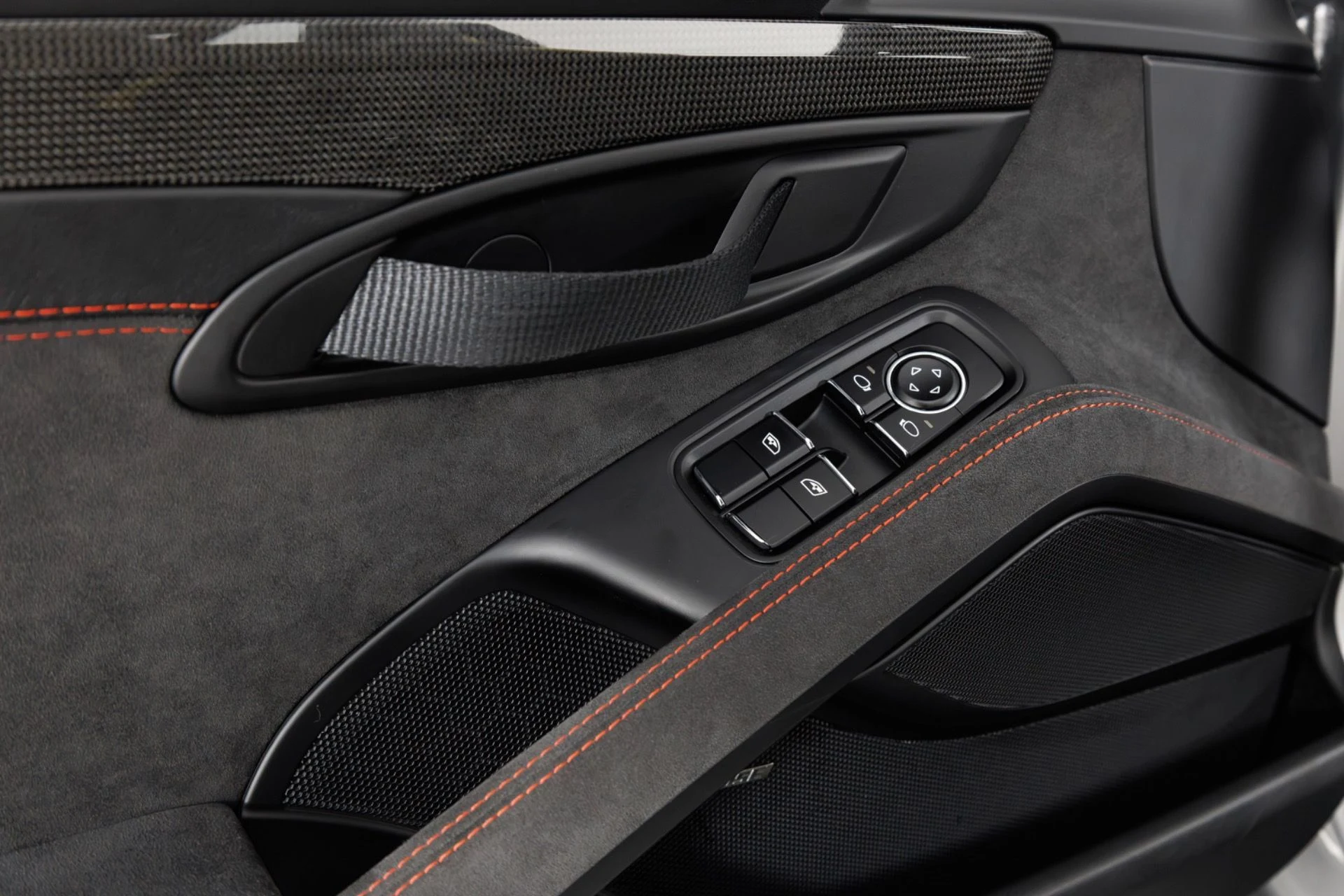 mph031_836577408_Used_2018_Porsche_911_GT_2_RS_1791916169_44ed62e7c3