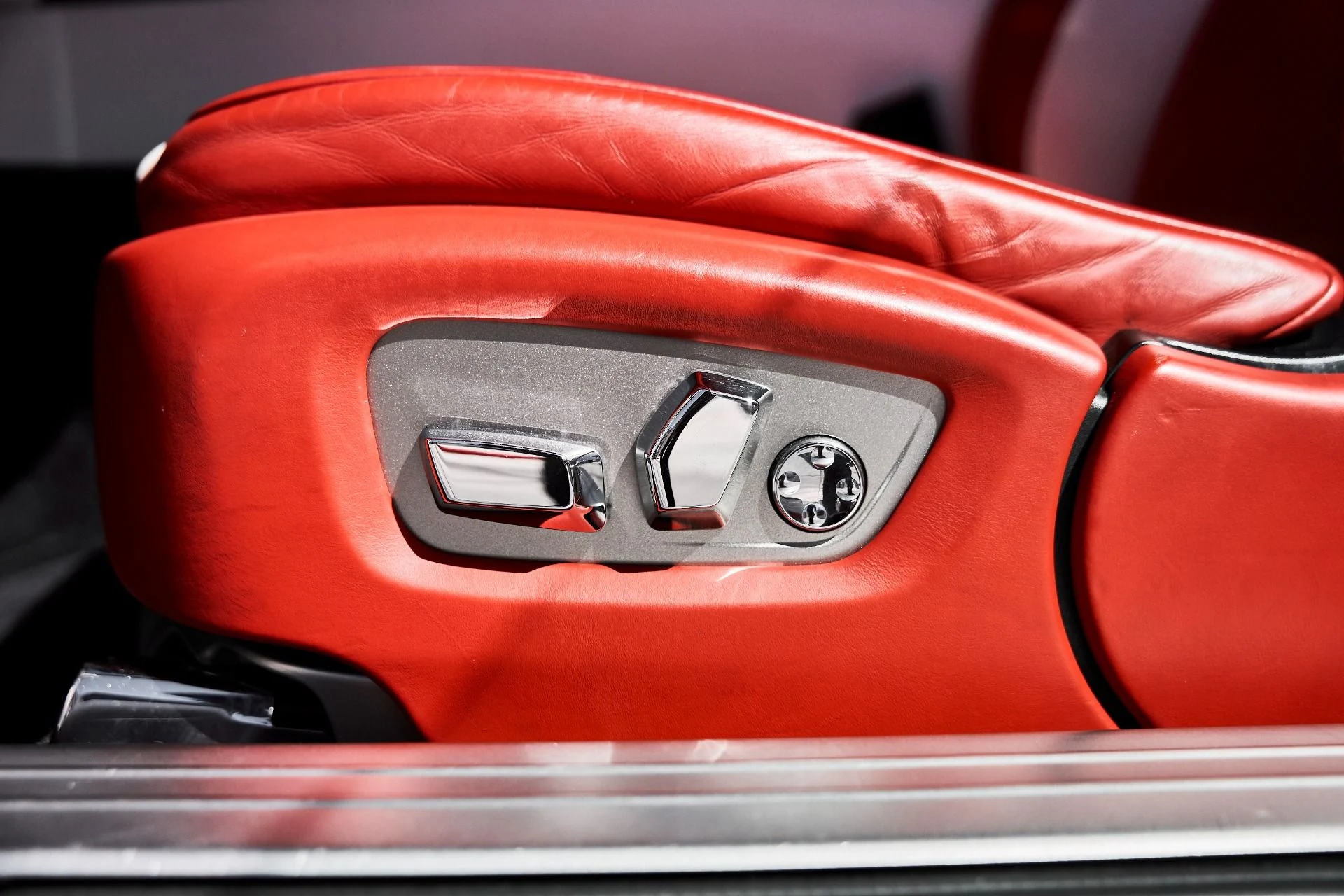 mph031_852201729_Used_2020_Rolls_Royce_Wraith_Base_1775285177_2f21e15eb2