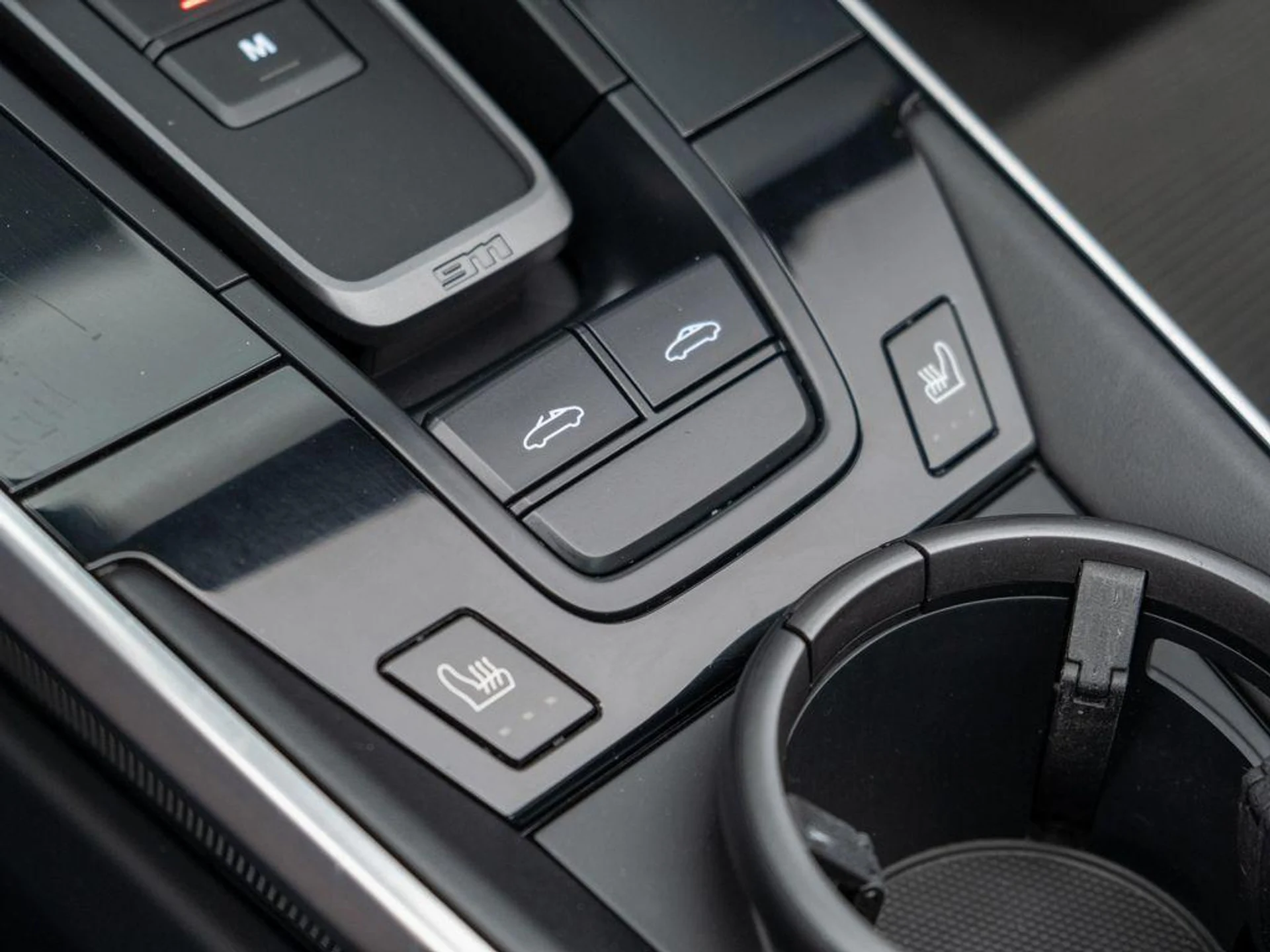 mph031_85663576_s17_EY_Tn_Ryq_I_Xif_Nd_TM_8_La_Av_Mck_74be7d8375