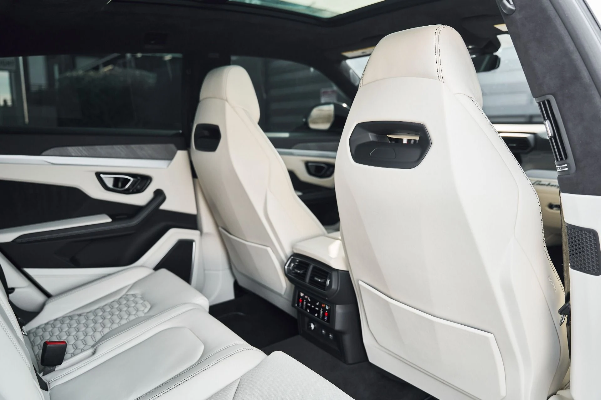 mph031_867220865_Used_2021_Lamborghini_Urus_1771117246_31a7ff6c6e