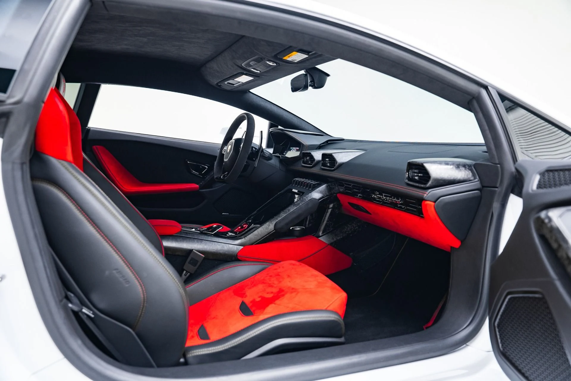 mph031_86826008_Used_2020_Lamborghini_Huracan_EVO_1766089704_57119b670e